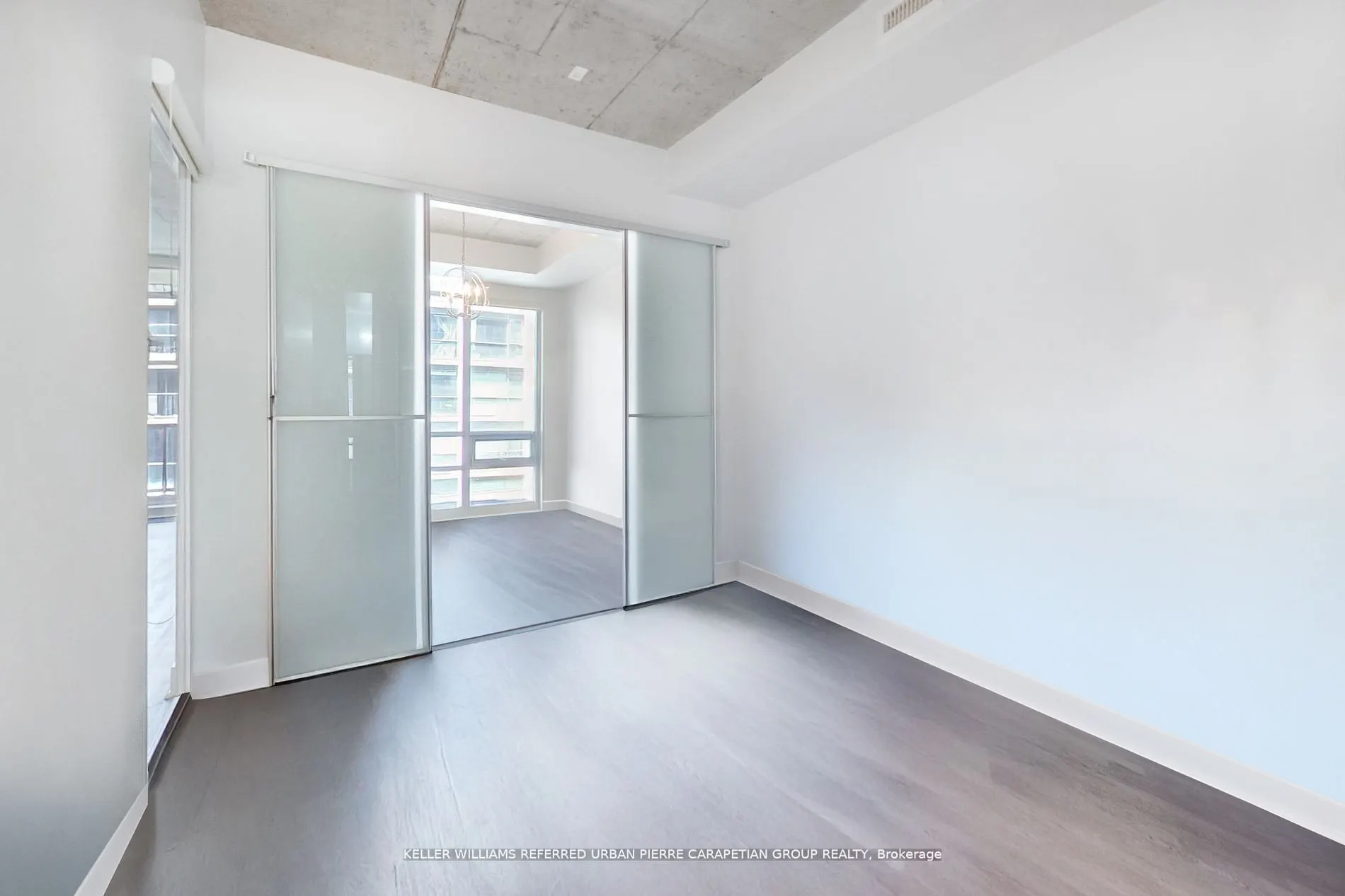 399 Adelaide Street W, #520