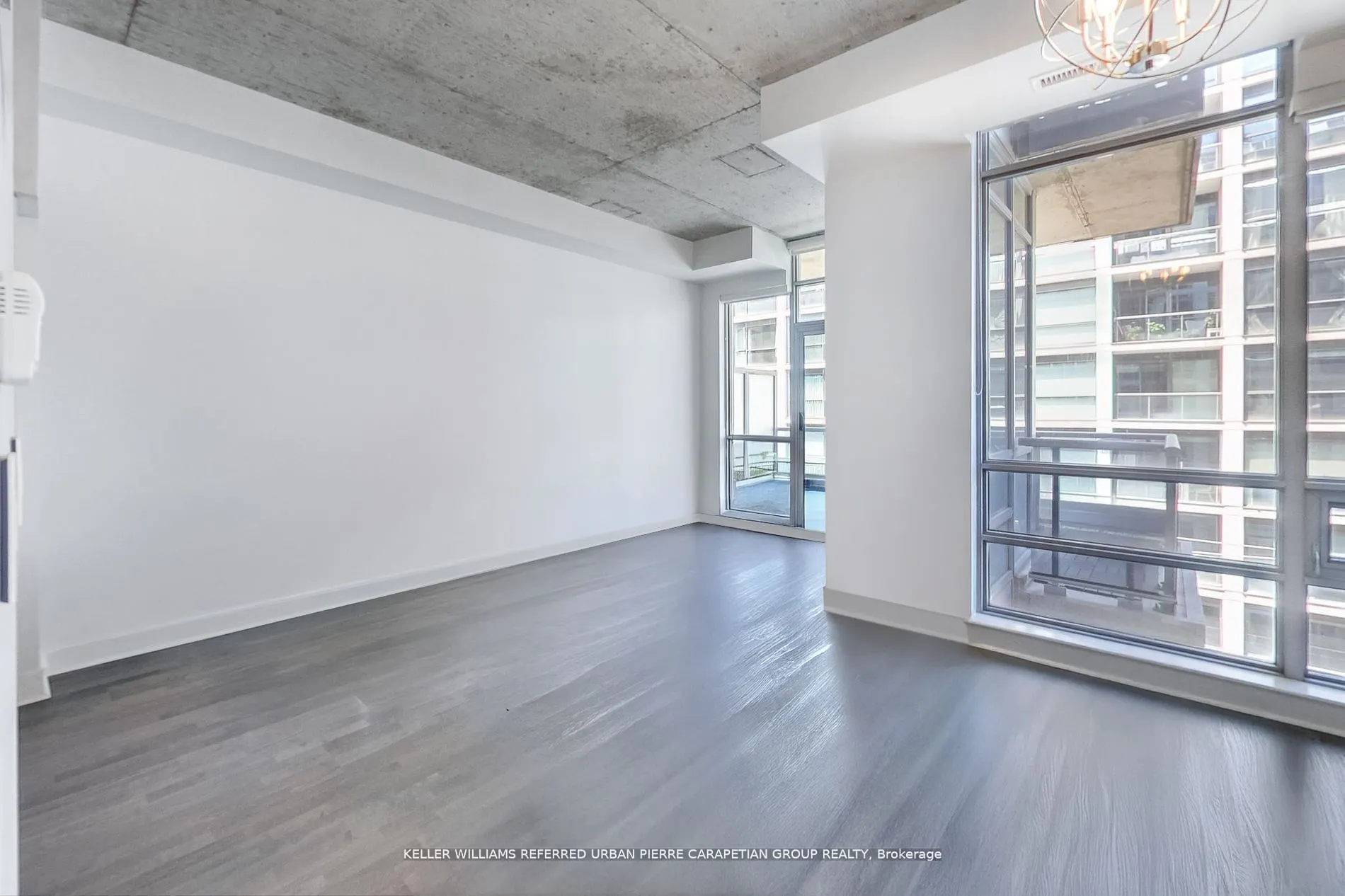 399 Adelaide Street W, #520
