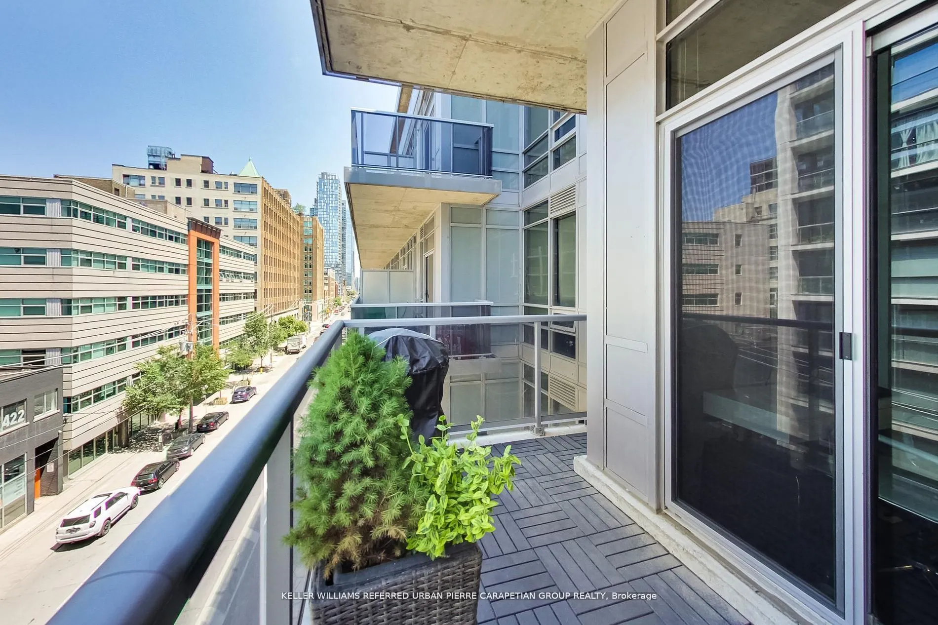 399 Adelaide Street W, #520