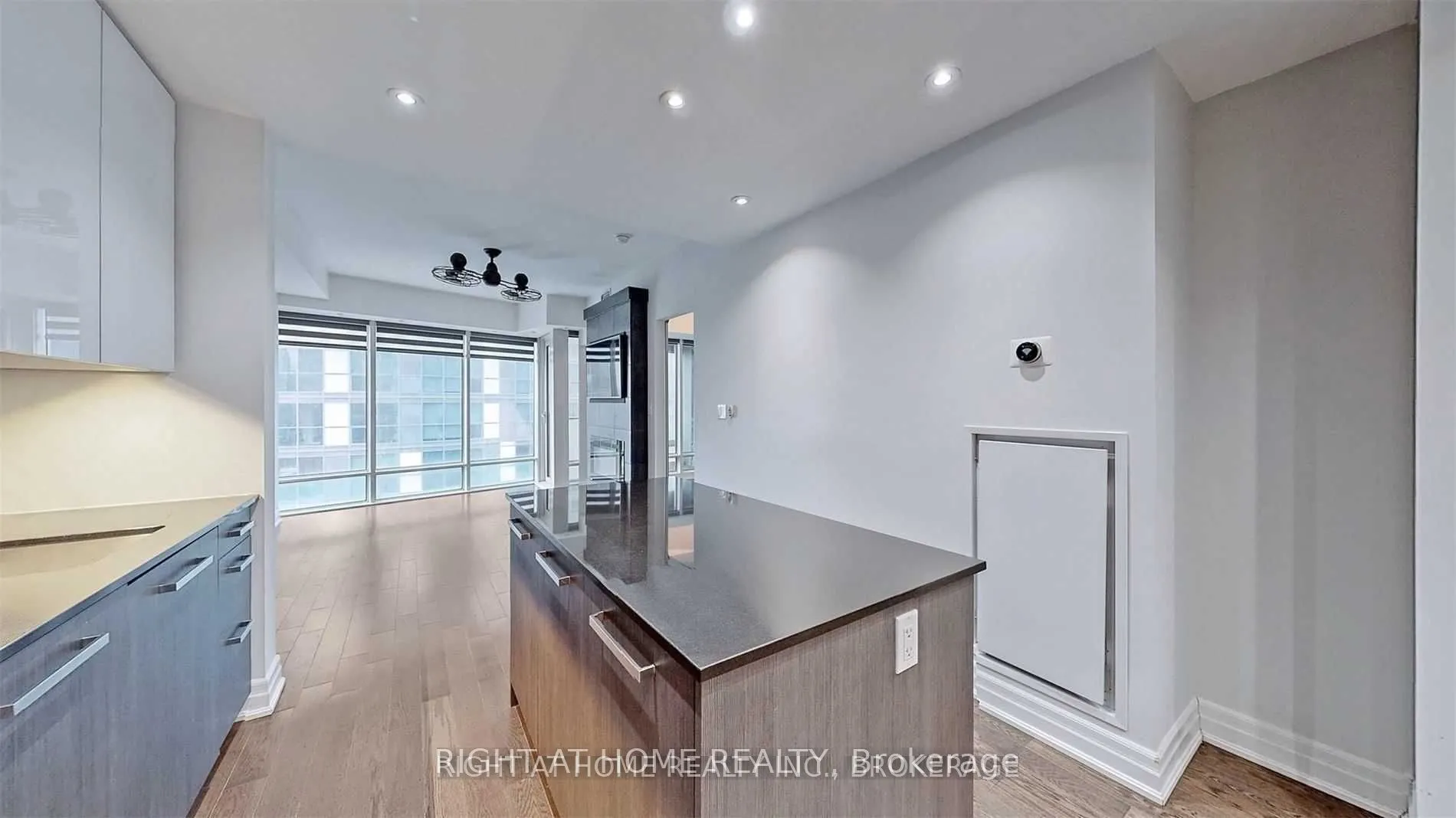 8 The Esplanade Avenue, #1512