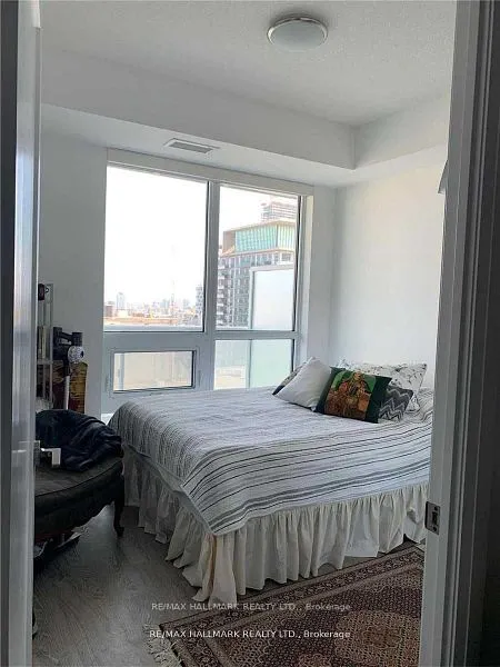 101 Erskine Avenue, #2208
