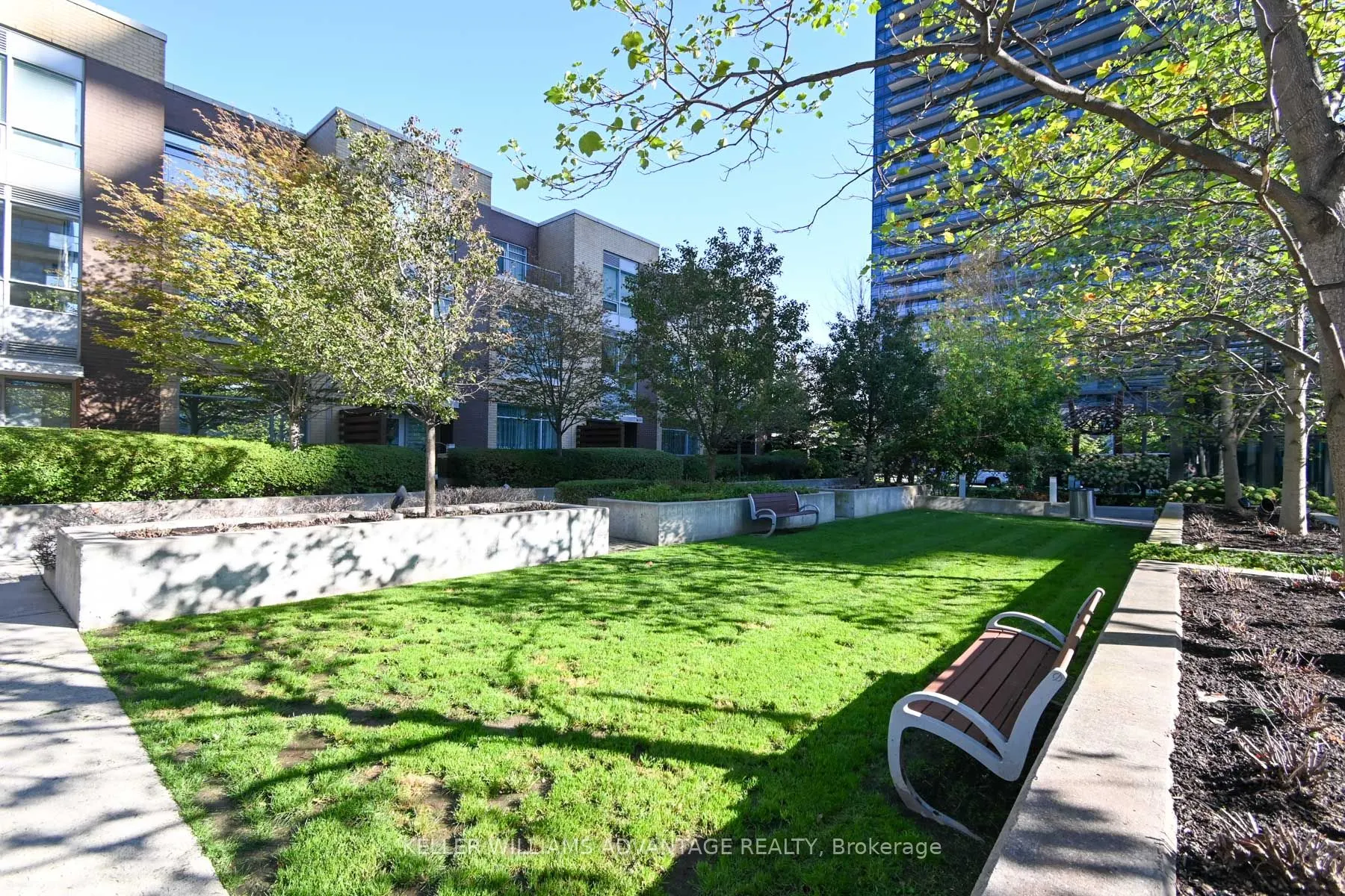 15 Singer Court, #1208