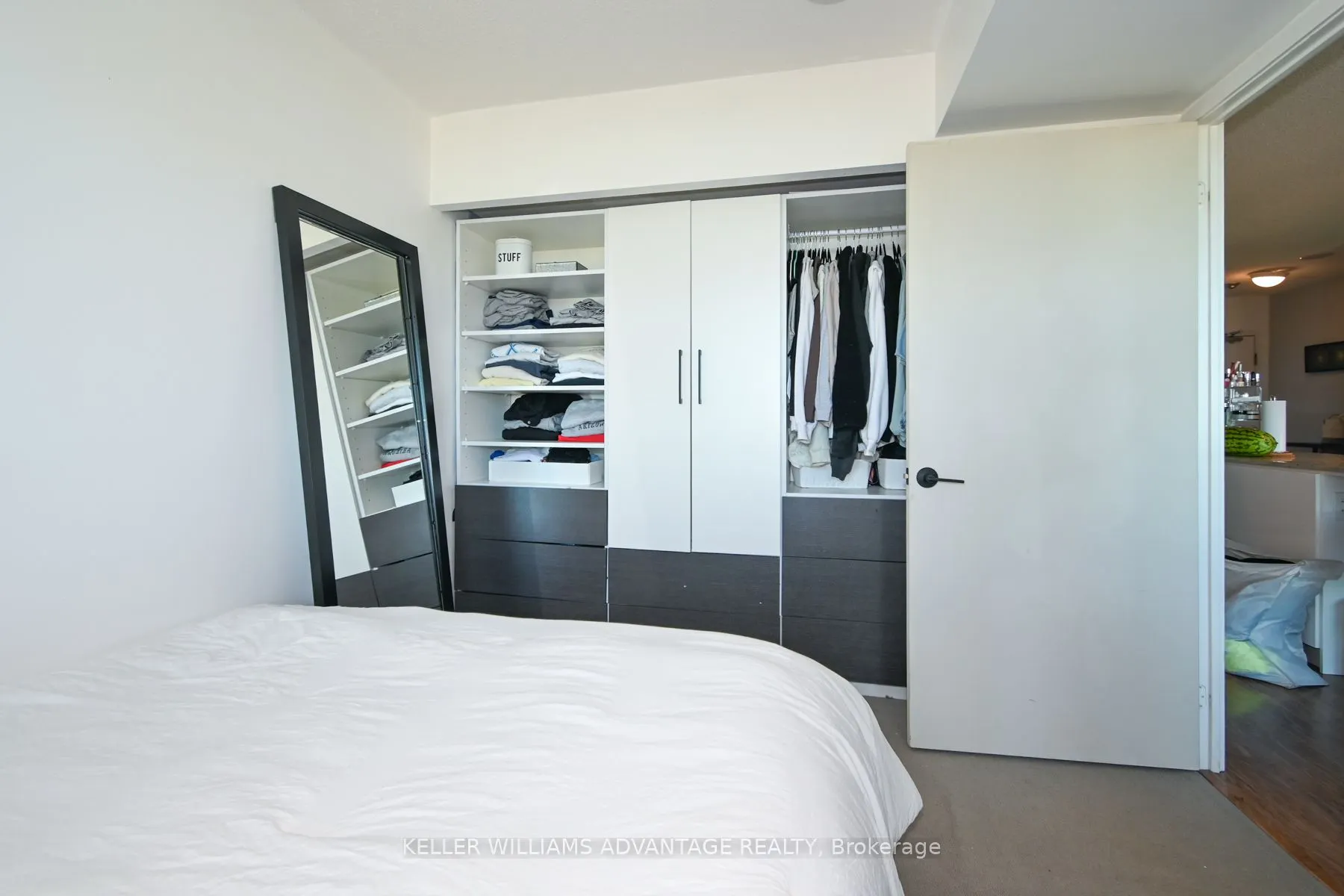 15 Singer Court, #1208