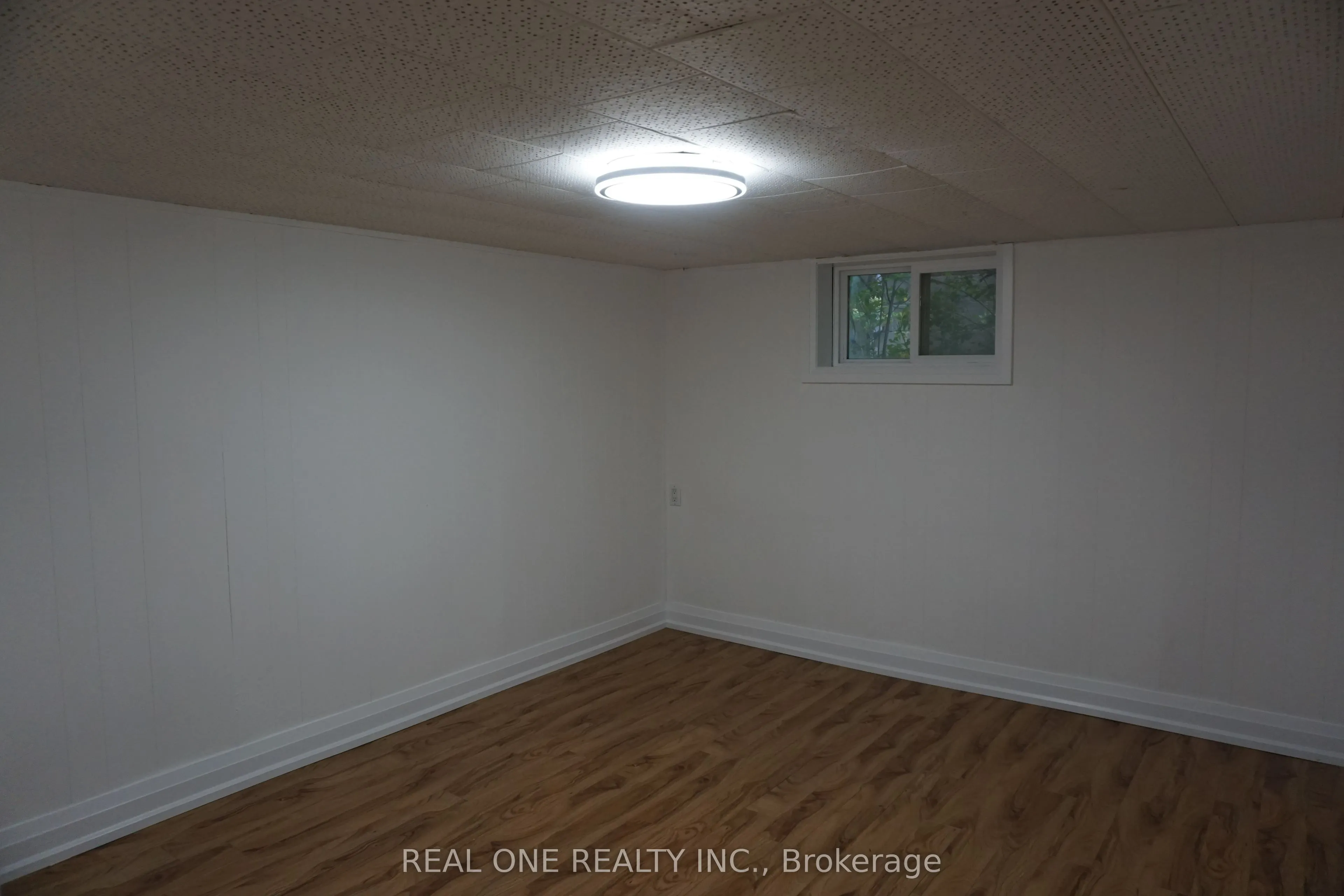 215 Poyntz Avenue, #Basement