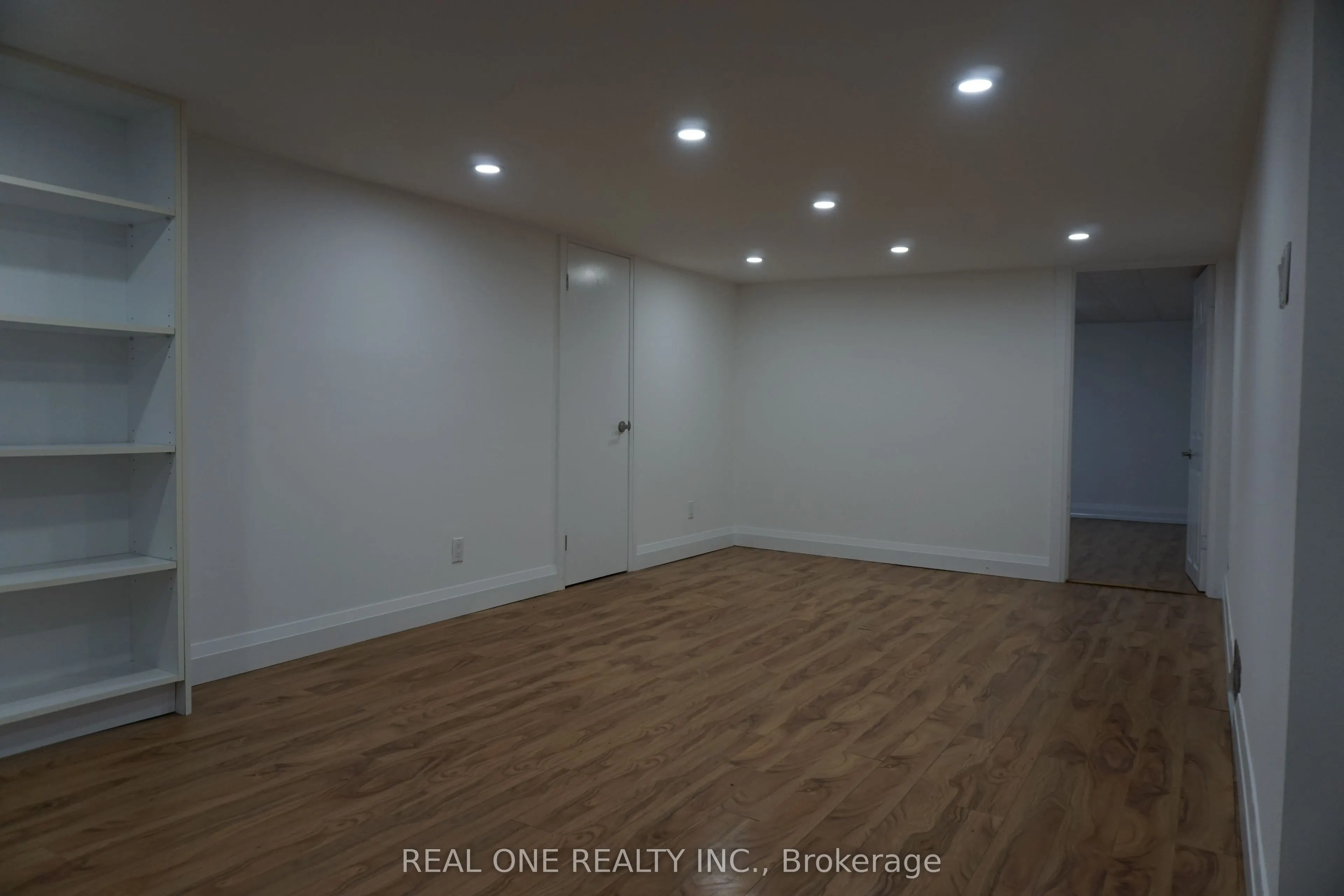 215 Poyntz Avenue, #Basement
