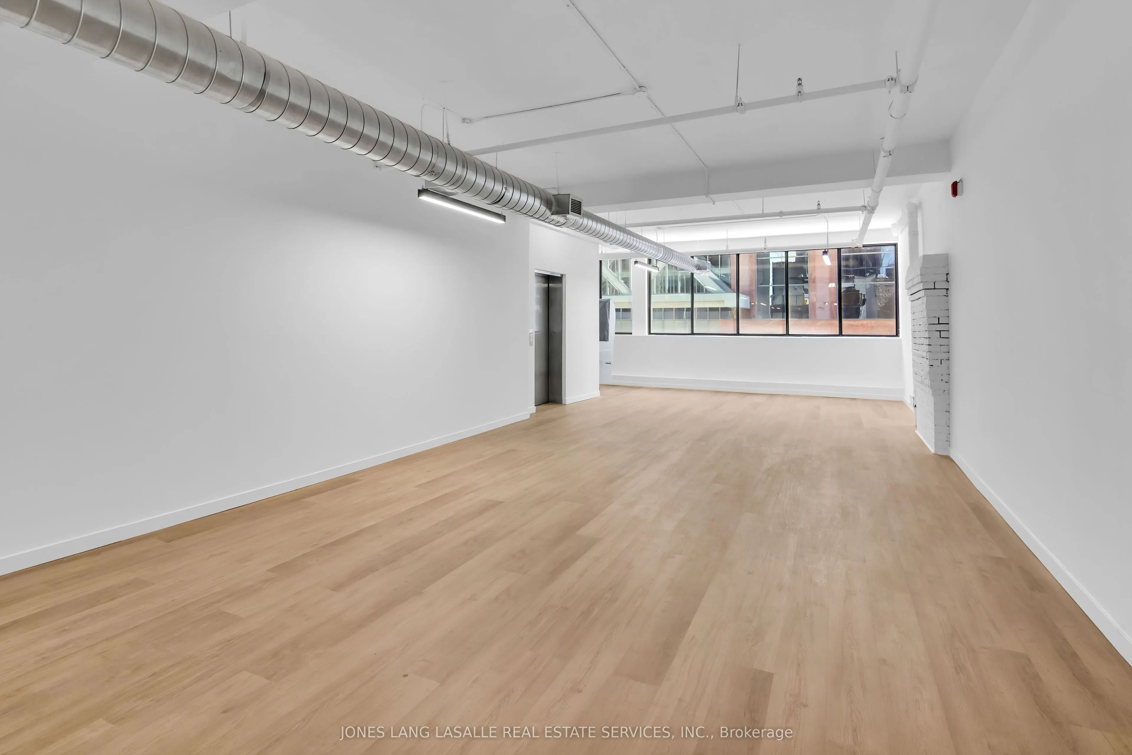 146 Yonge Street, #400