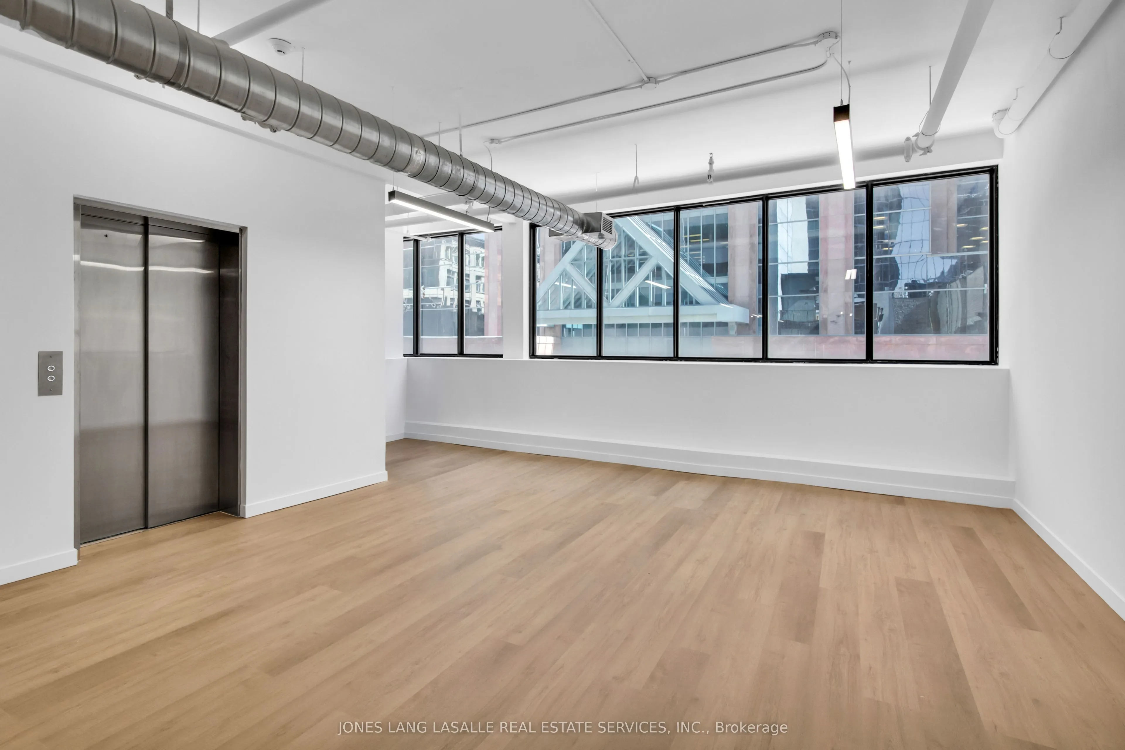 146 Yonge Street, #400