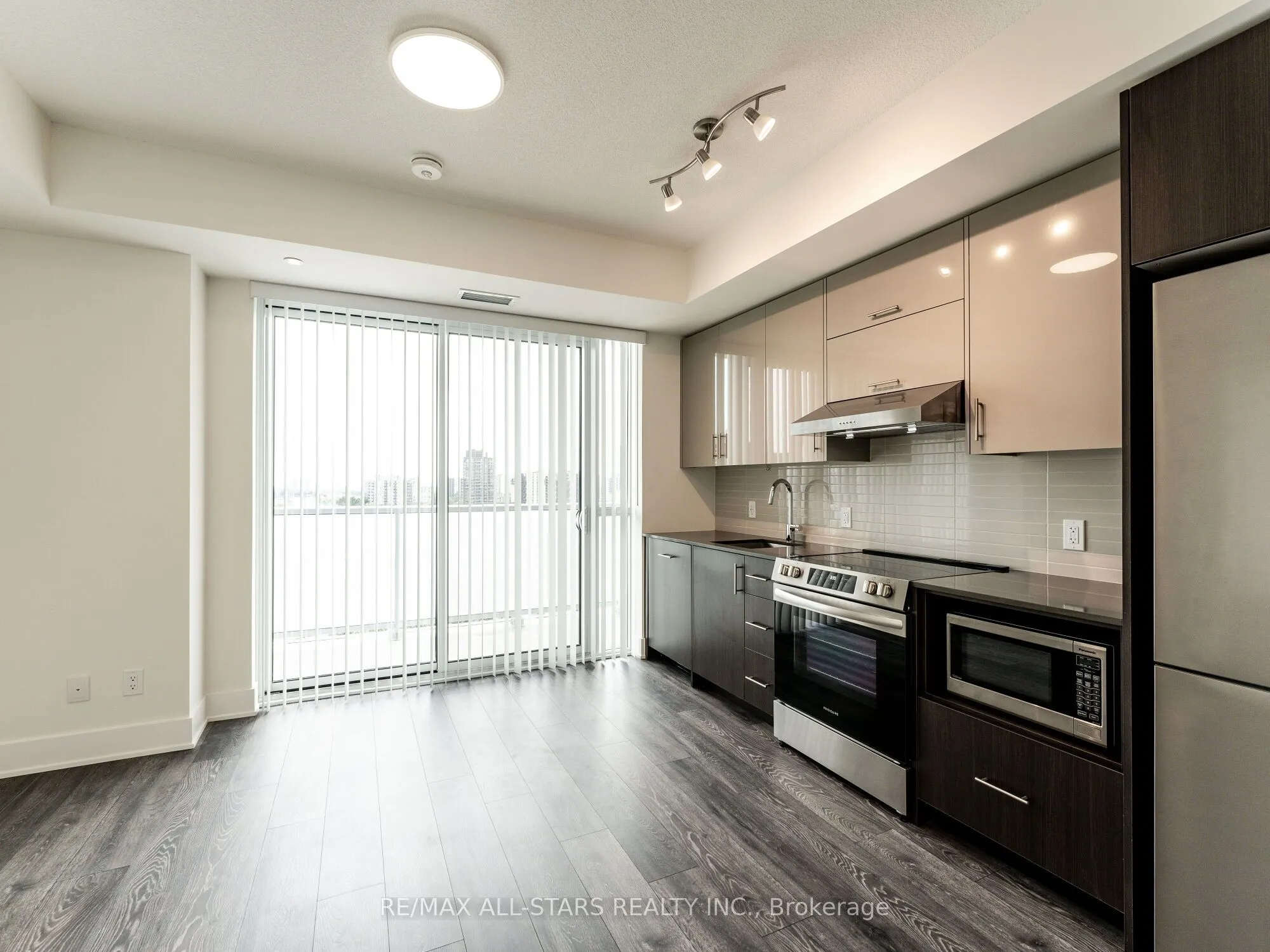 188 Fairview Mall Drive, #1512