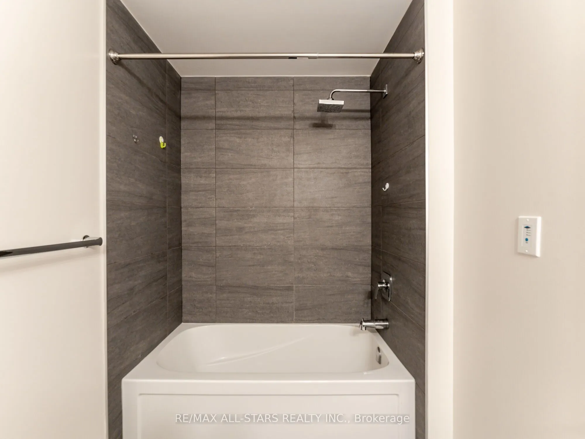 188 Fairview Mall Drive, #1512