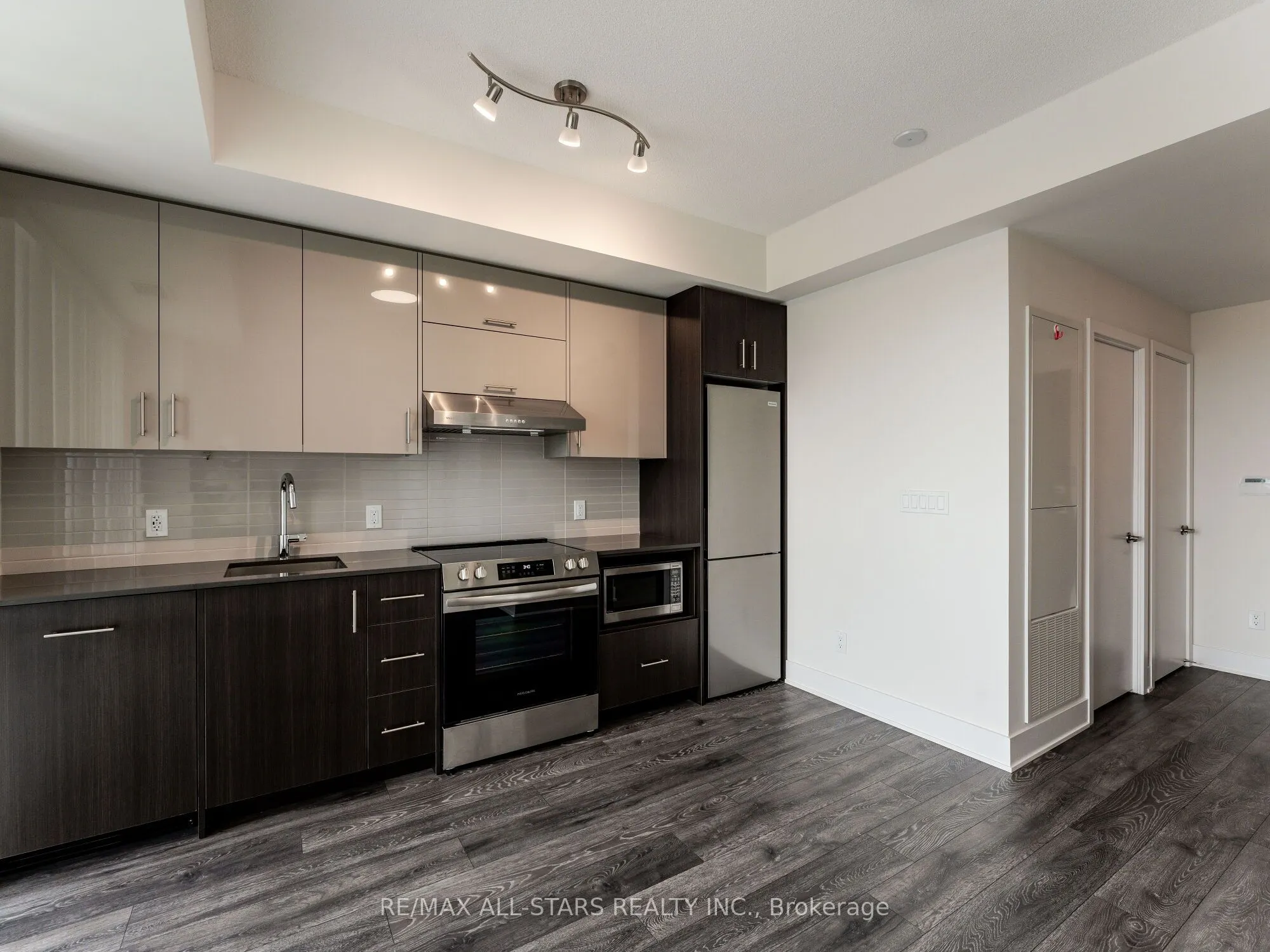 188 Fairview Mall Drive, #1512