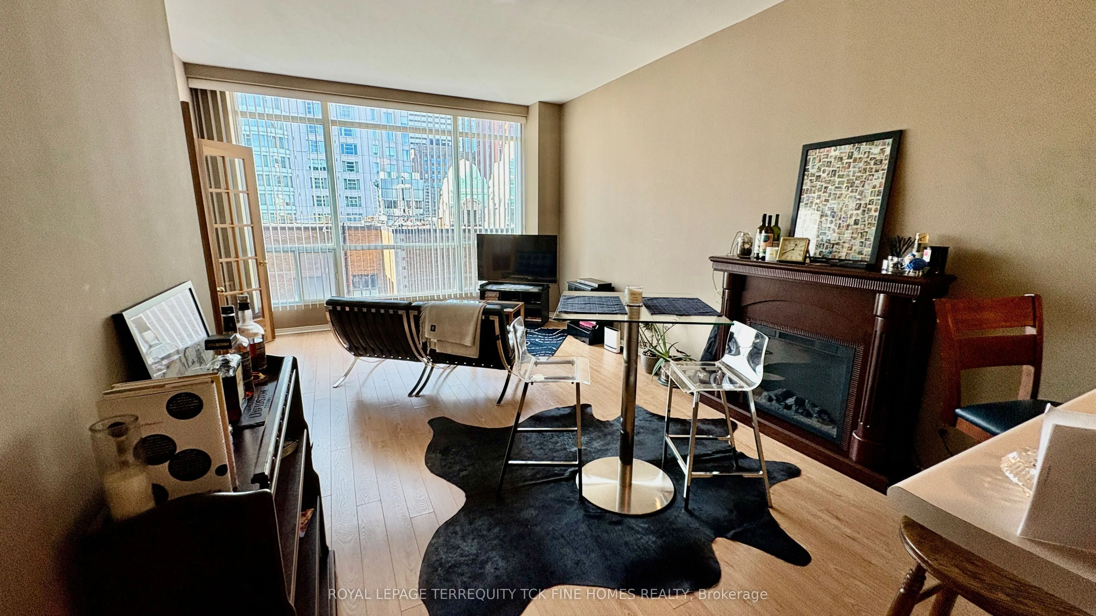 7 King Street E, #2008