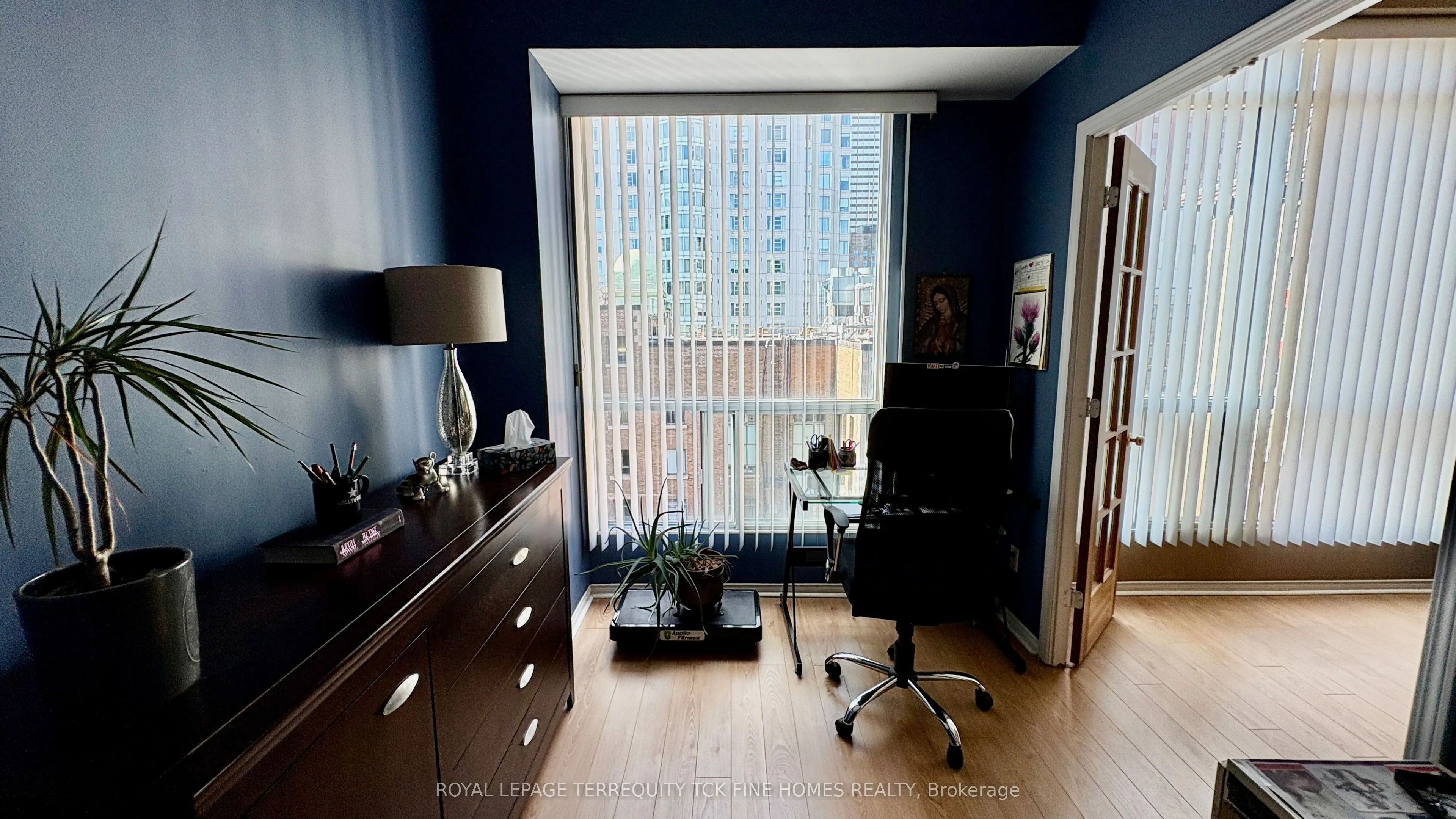 7 King Street E, #2008