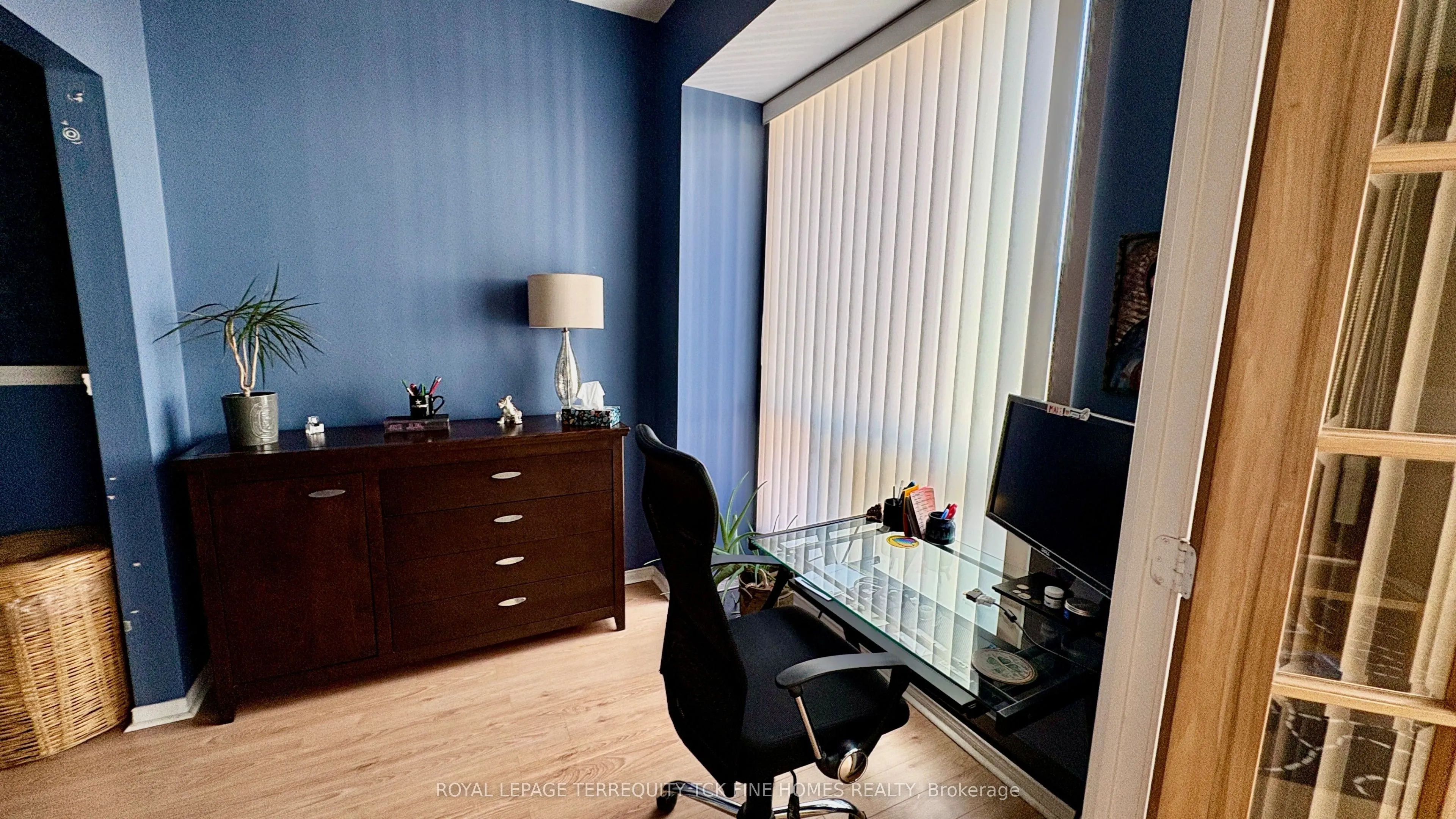 7 King Street E, #2008