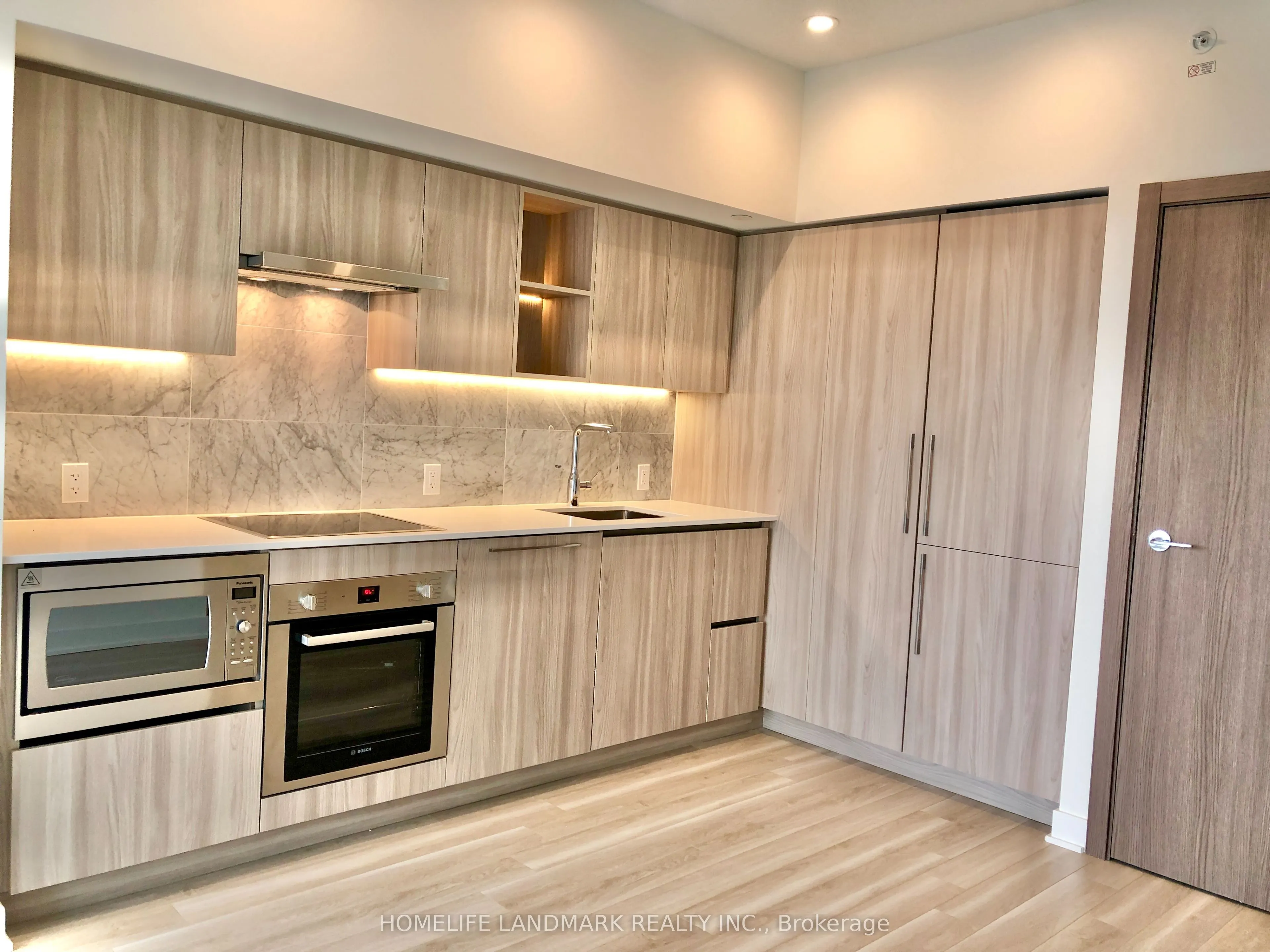19 Bathurst Street, #2516