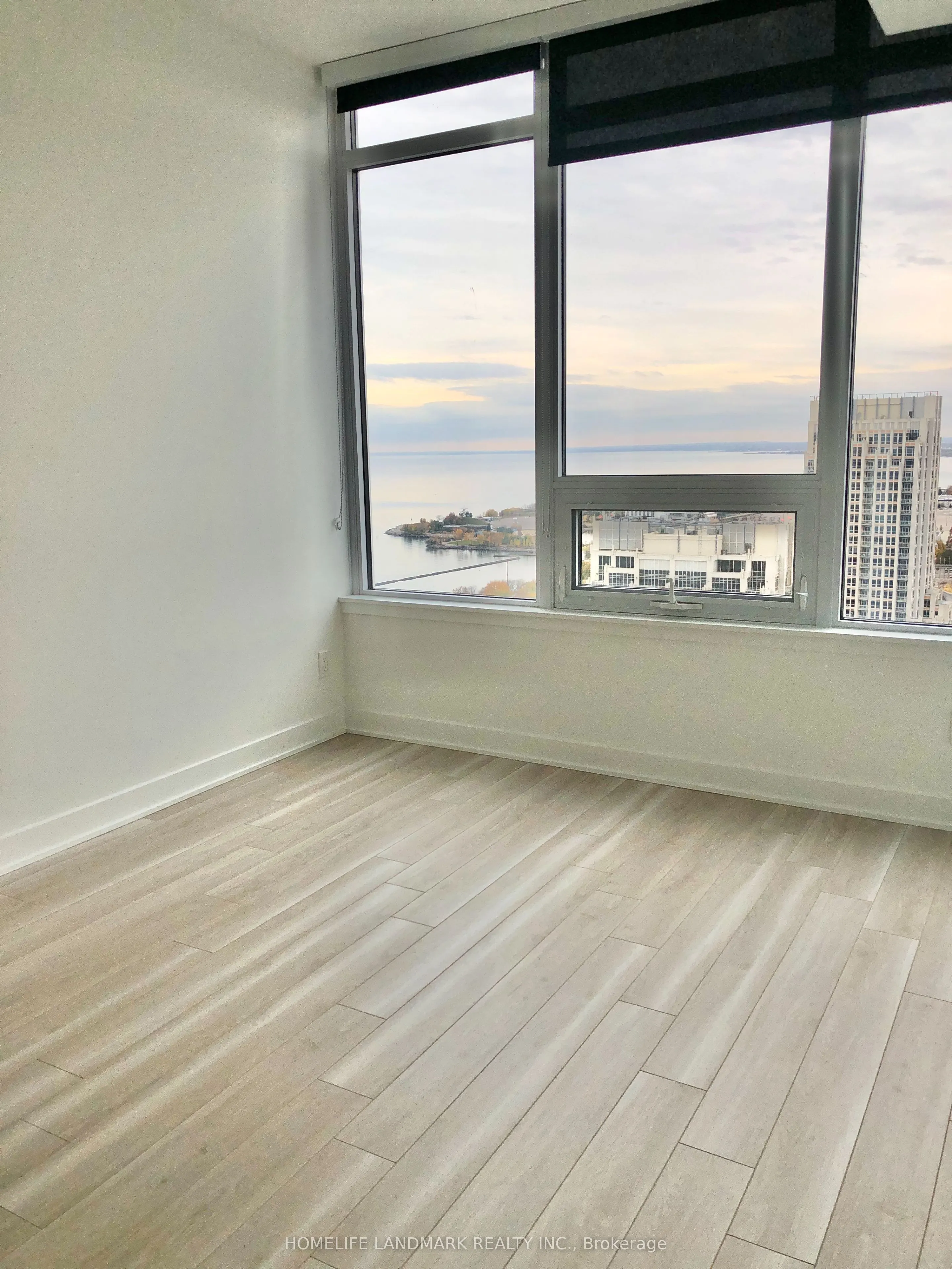19 Bathurst Street, #2516