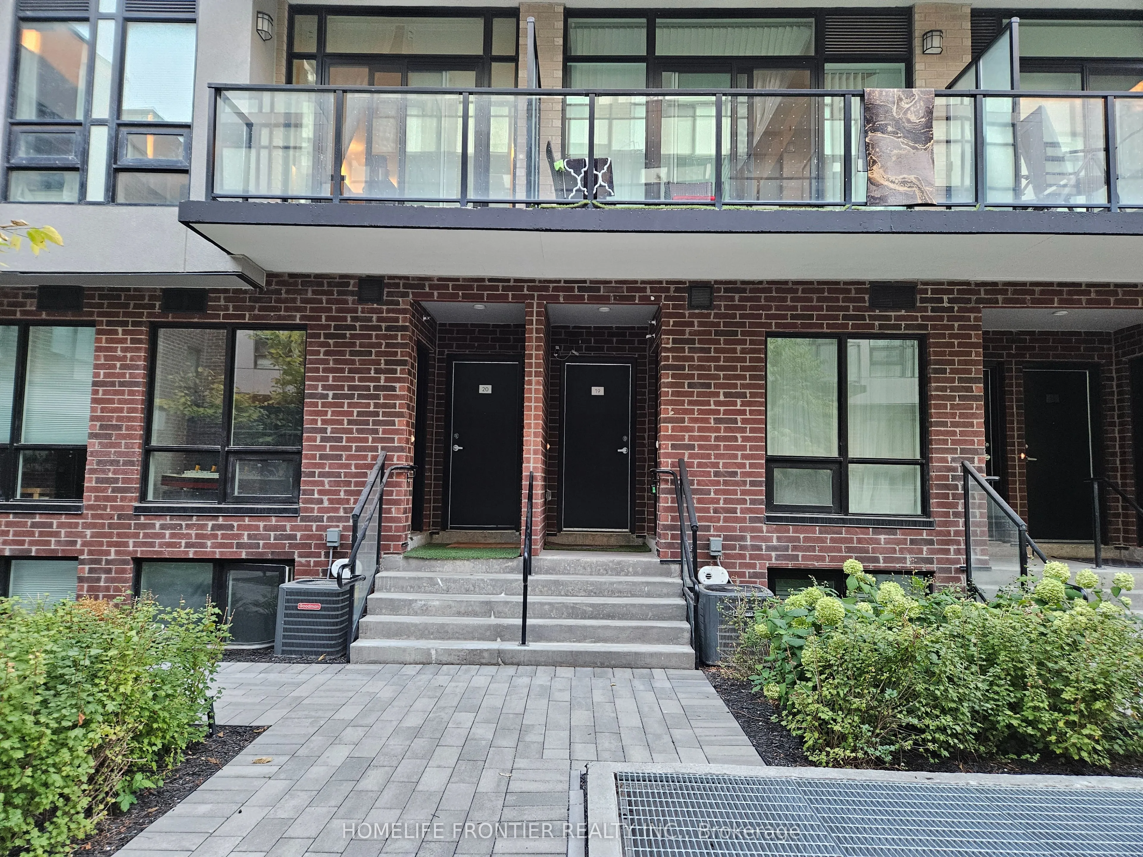 871 Sheppard Avenue W, #18