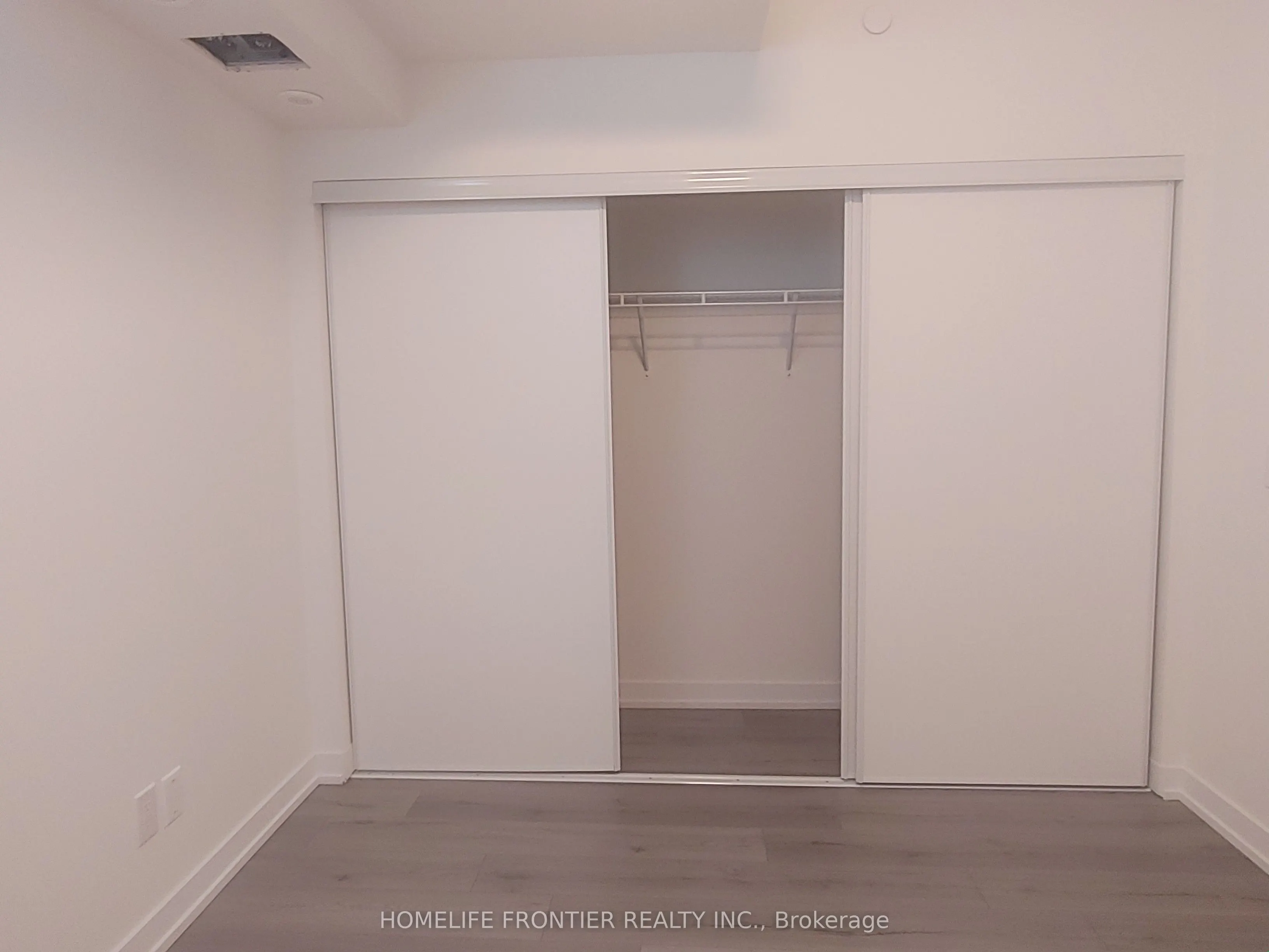 871 Sheppard Avenue W, #18
