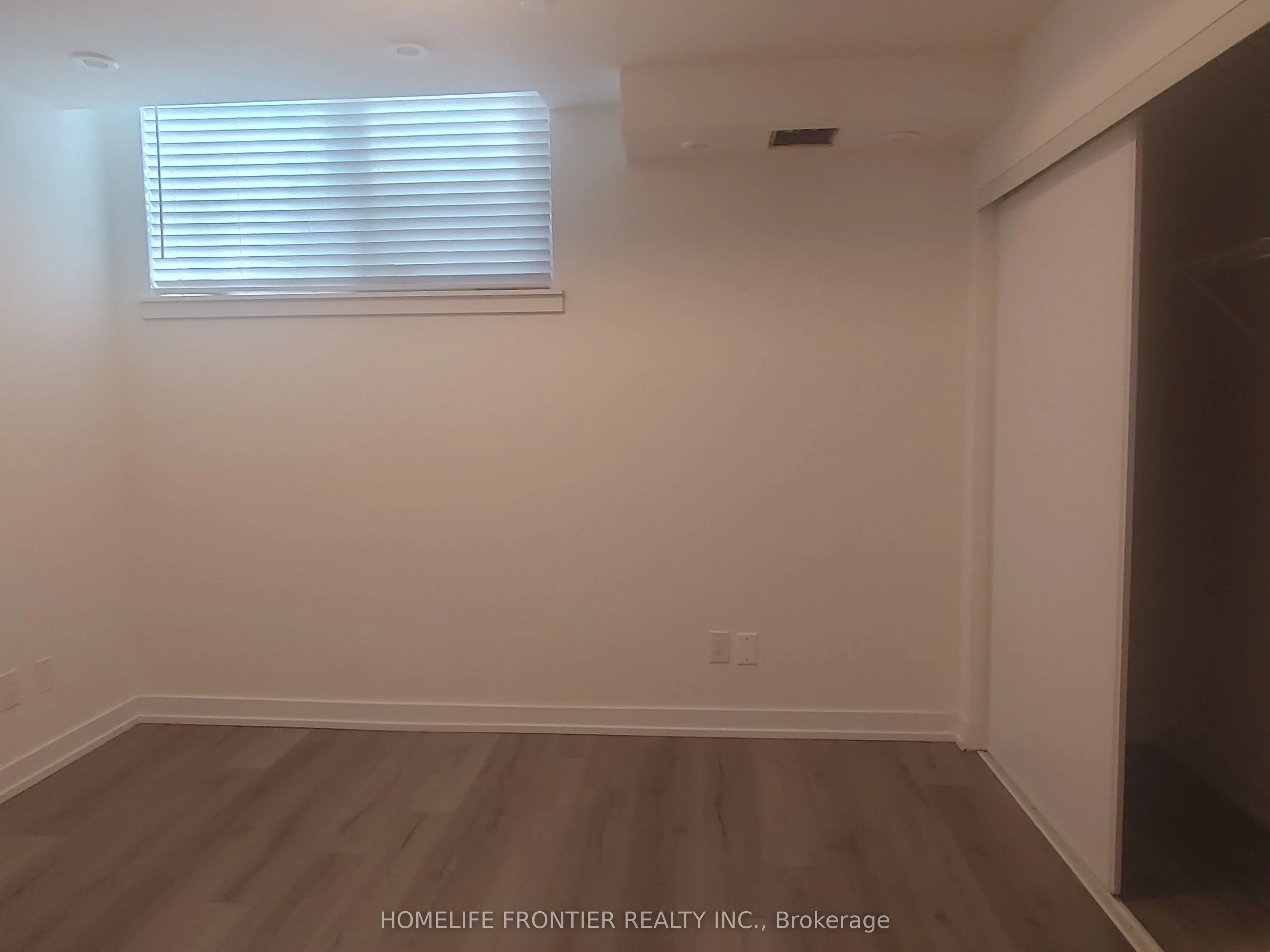 871 Sheppard Avenue W, #18