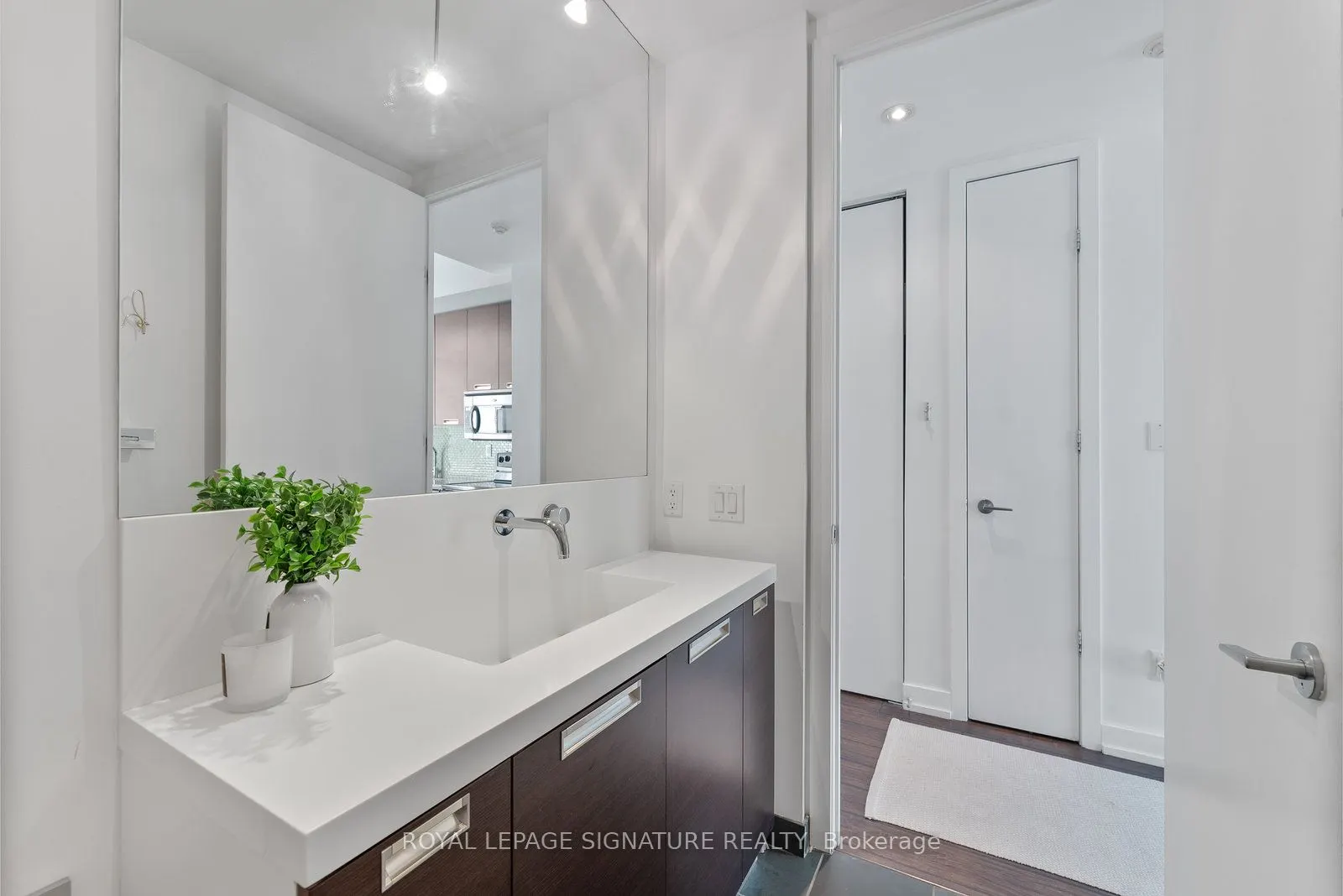 20 Stewart Street, #504