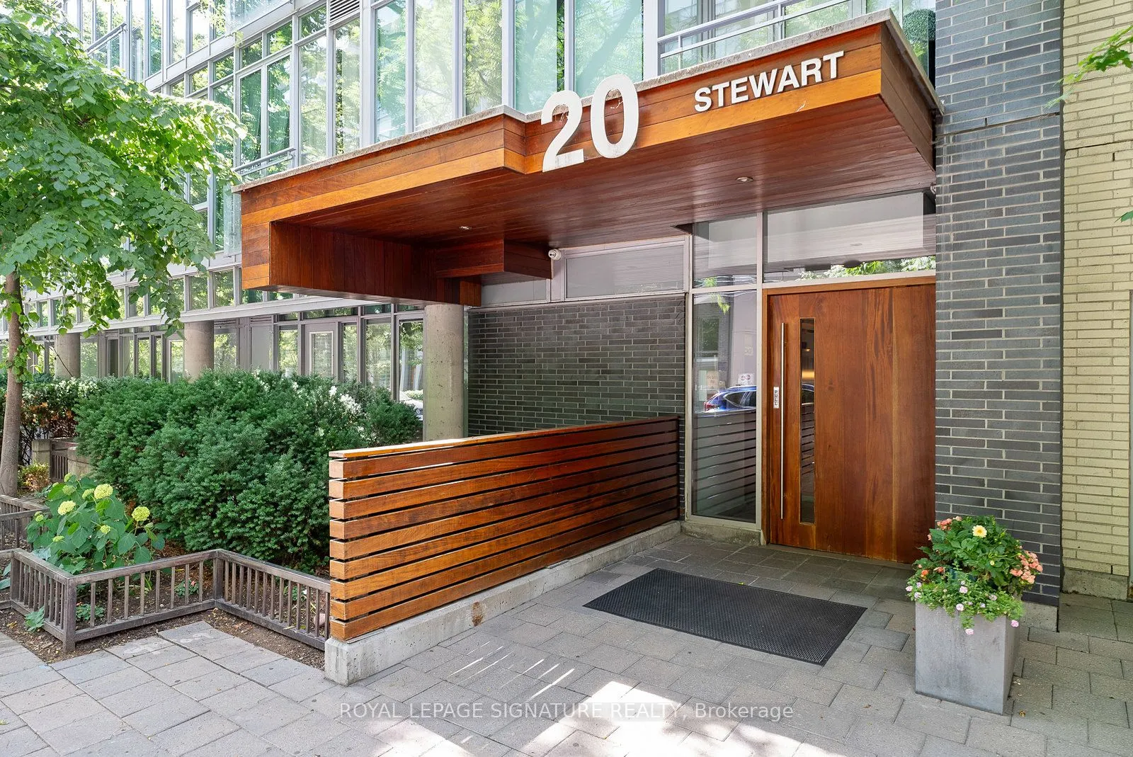 20 Stewart Street, #504