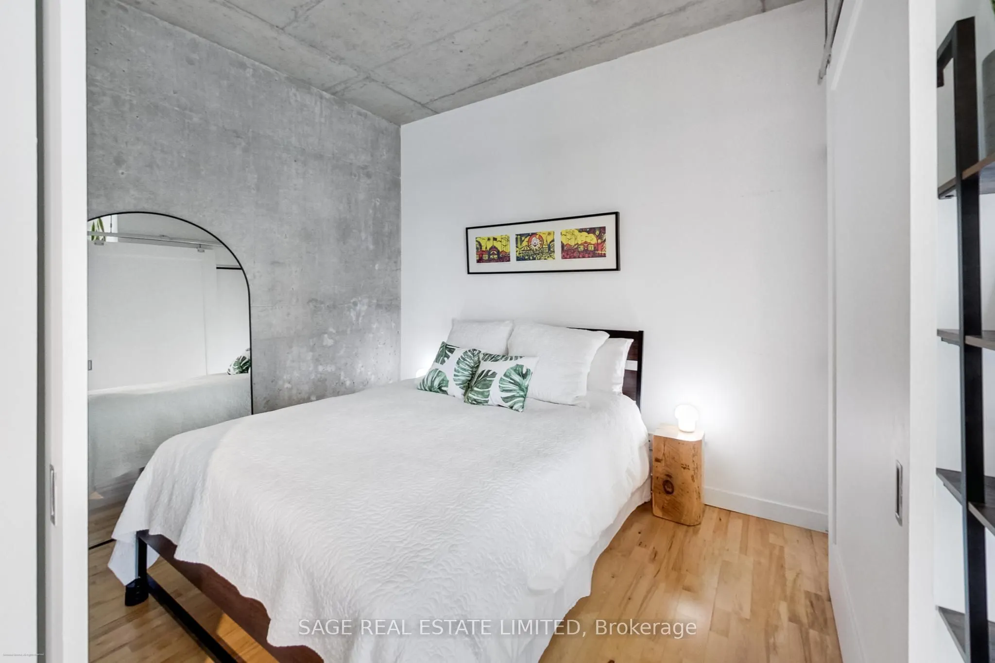 32 Stewart Street, #504