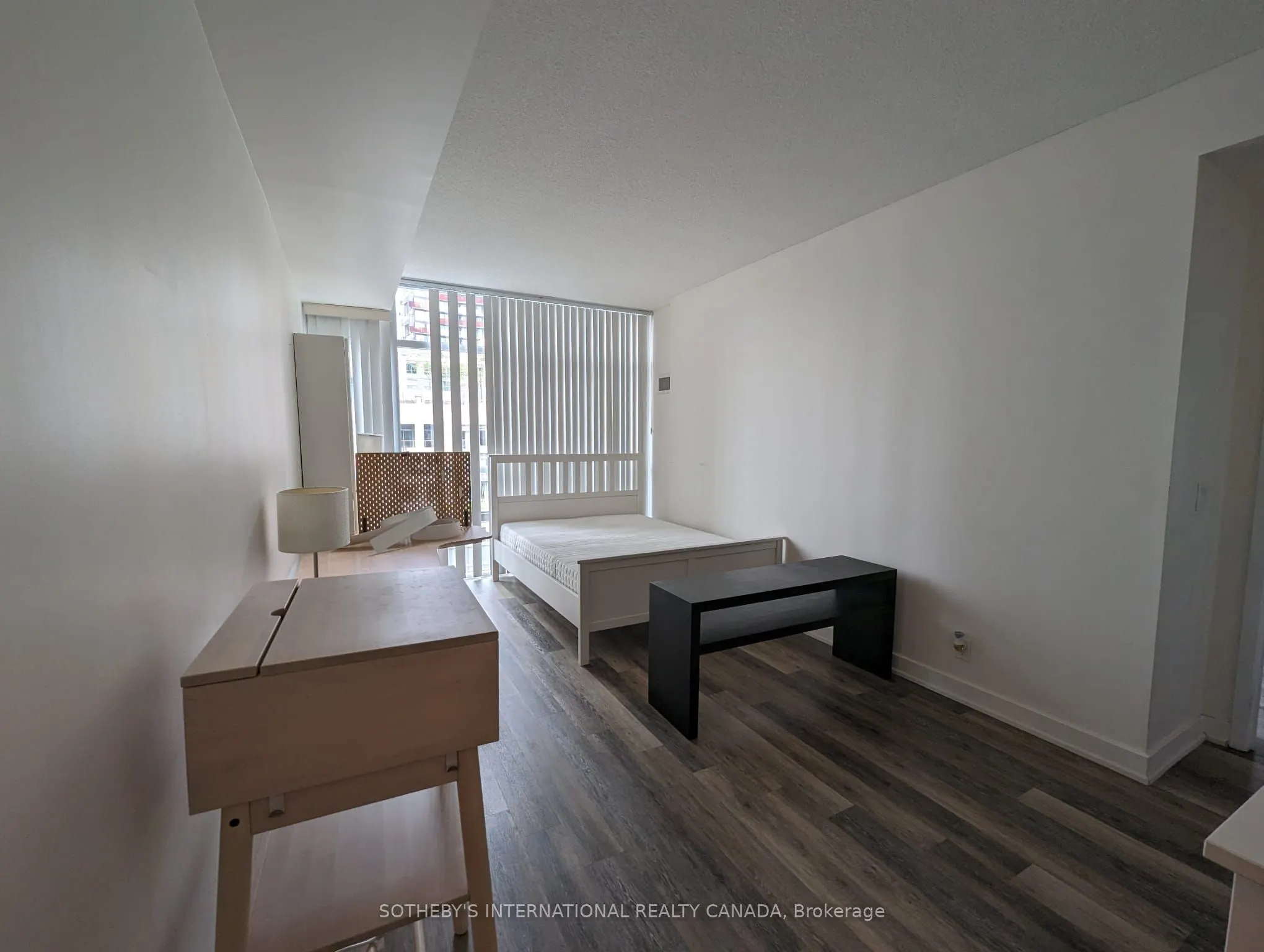 21 Nelson Street, #917