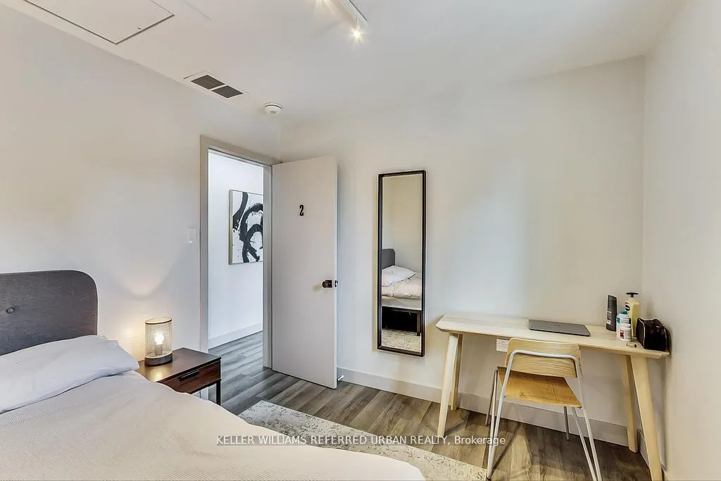 205 Bathurst Street