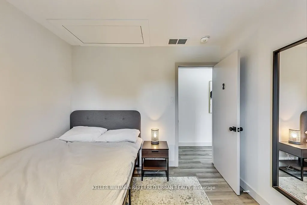 205 Bathurst Street
