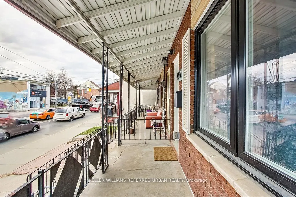 205 Bathurst Street