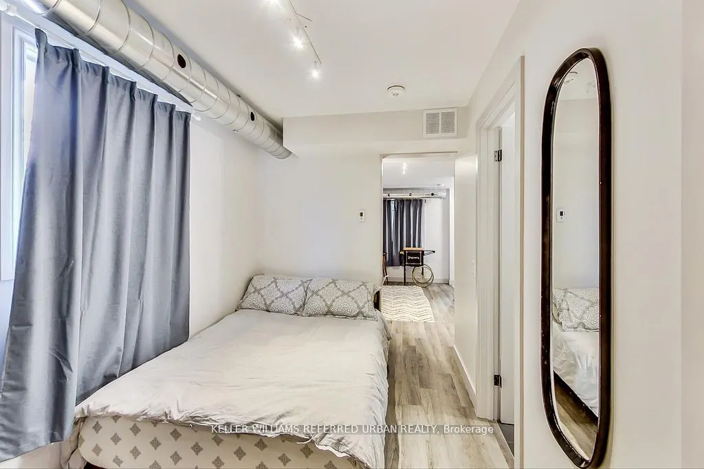 205 Bathurst Street