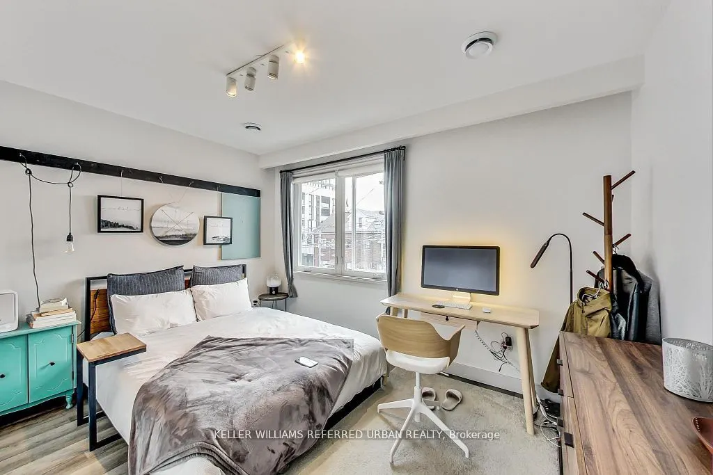 205 Bathurst Street