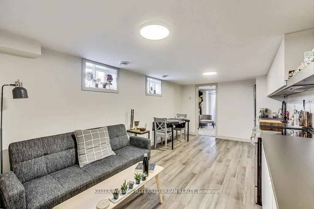 205 Bathurst Street