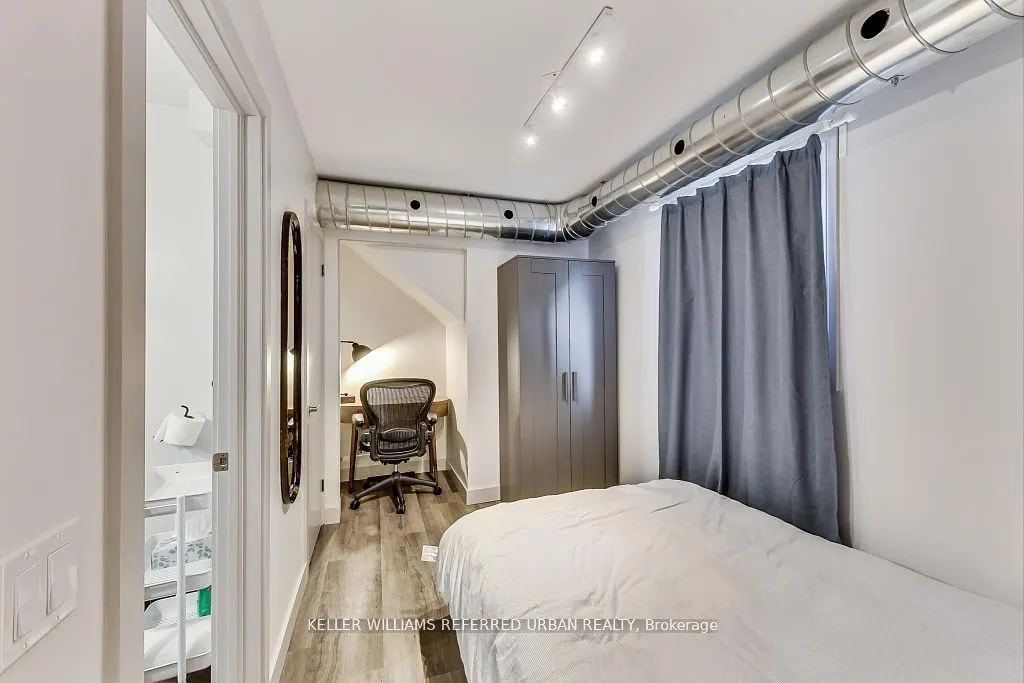 205 Bathurst Street