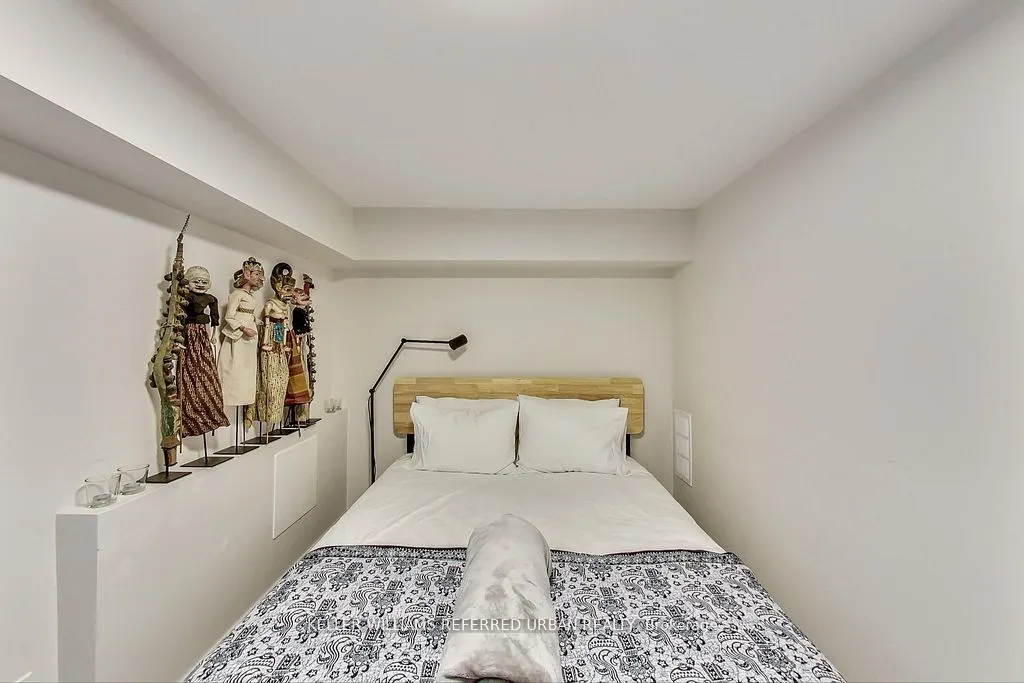 205 Bathurst Street