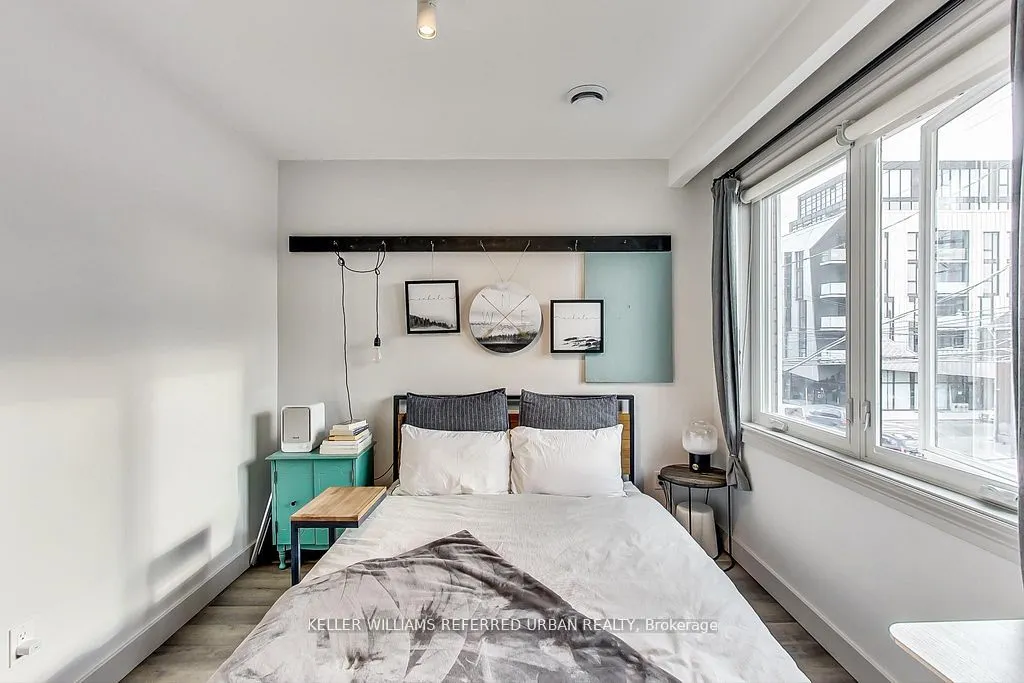 205 Bathurst Street