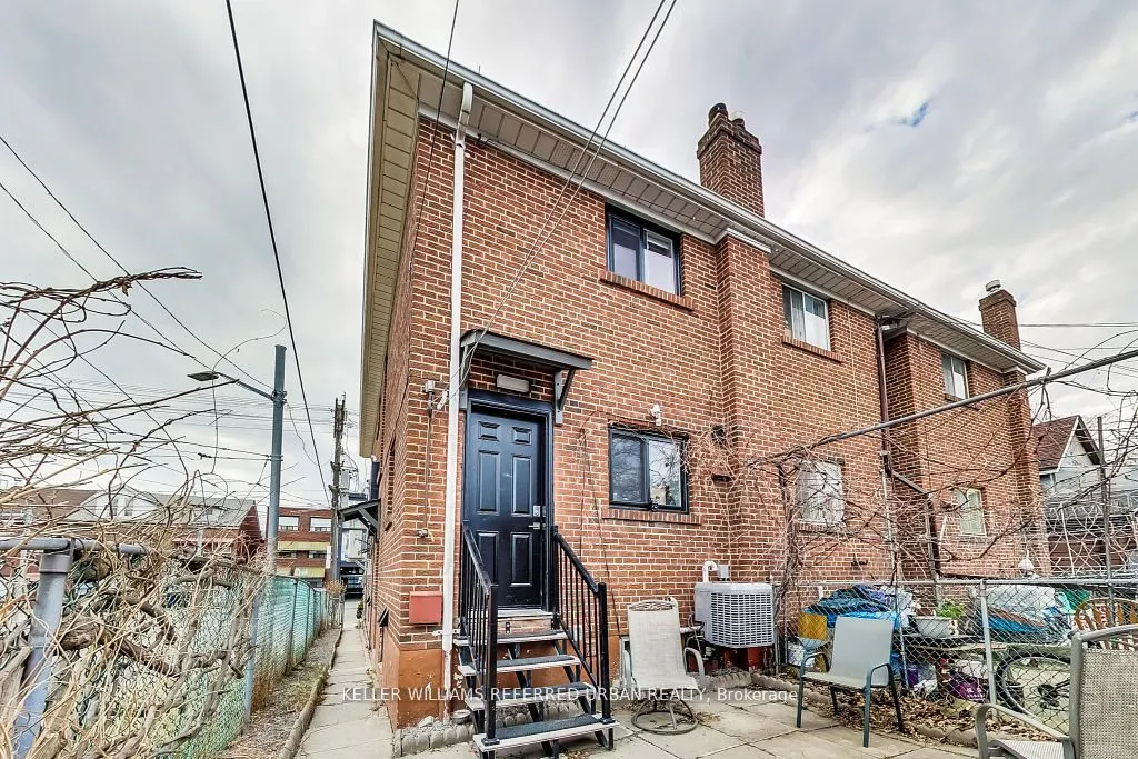 205 Bathurst Street