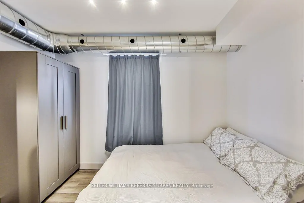 205 Bathurst Street