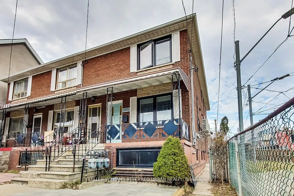 205 Bathurst Street