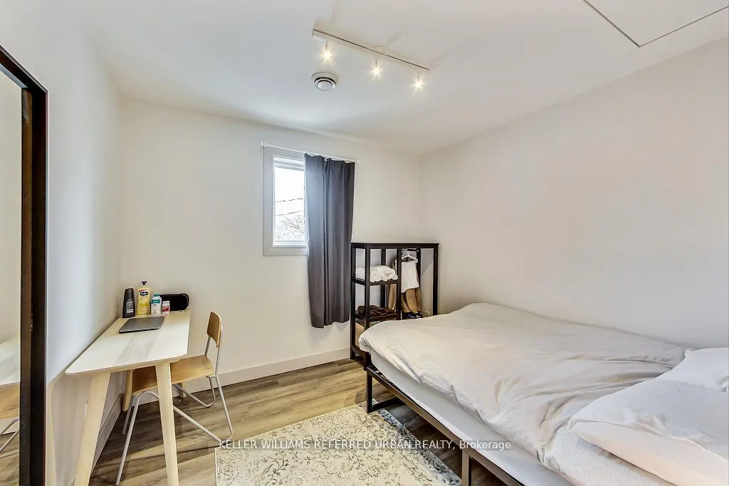 205 Bathurst Street