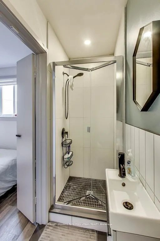 205 Bathurst Street