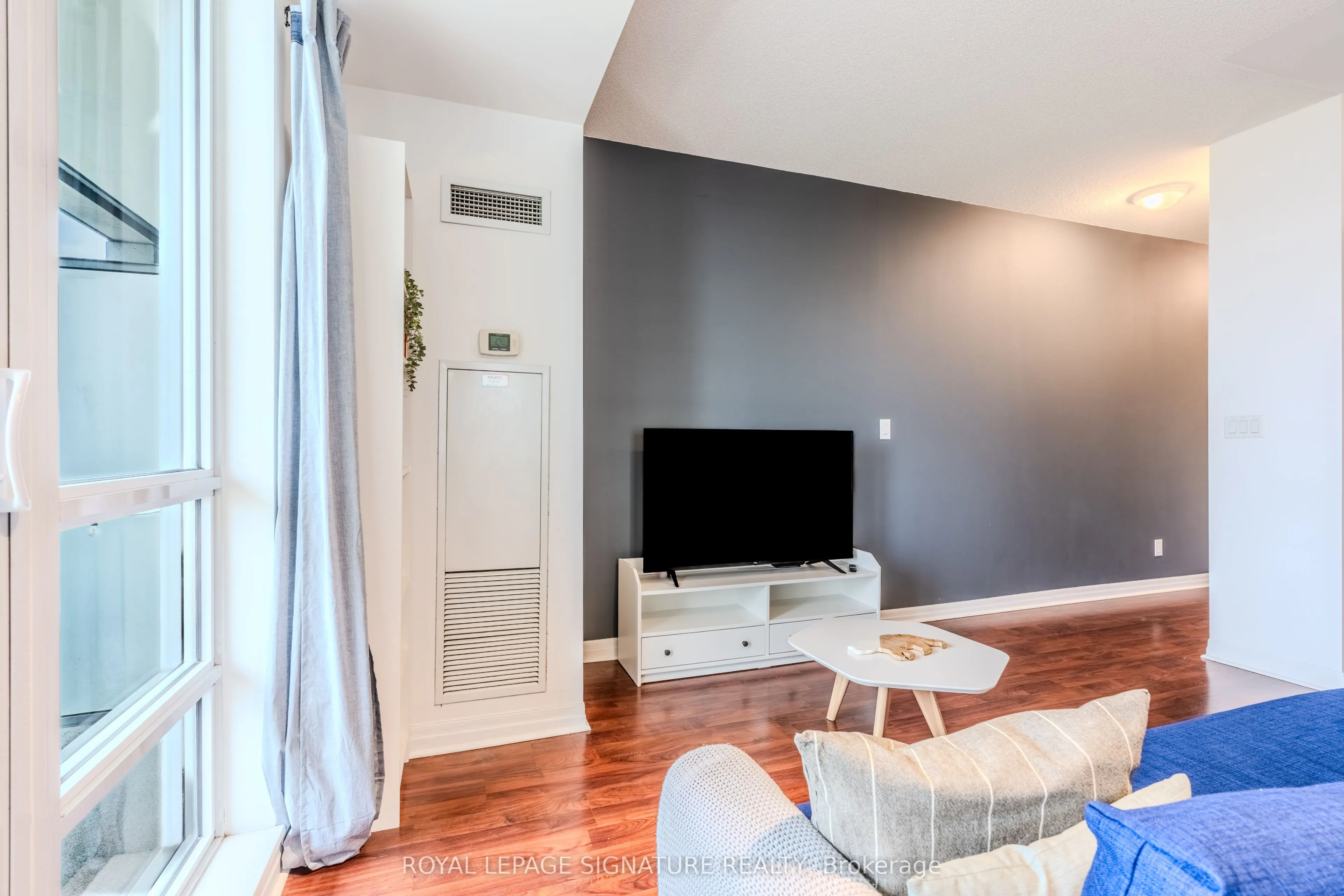 30 Herons Hill Way, #1901