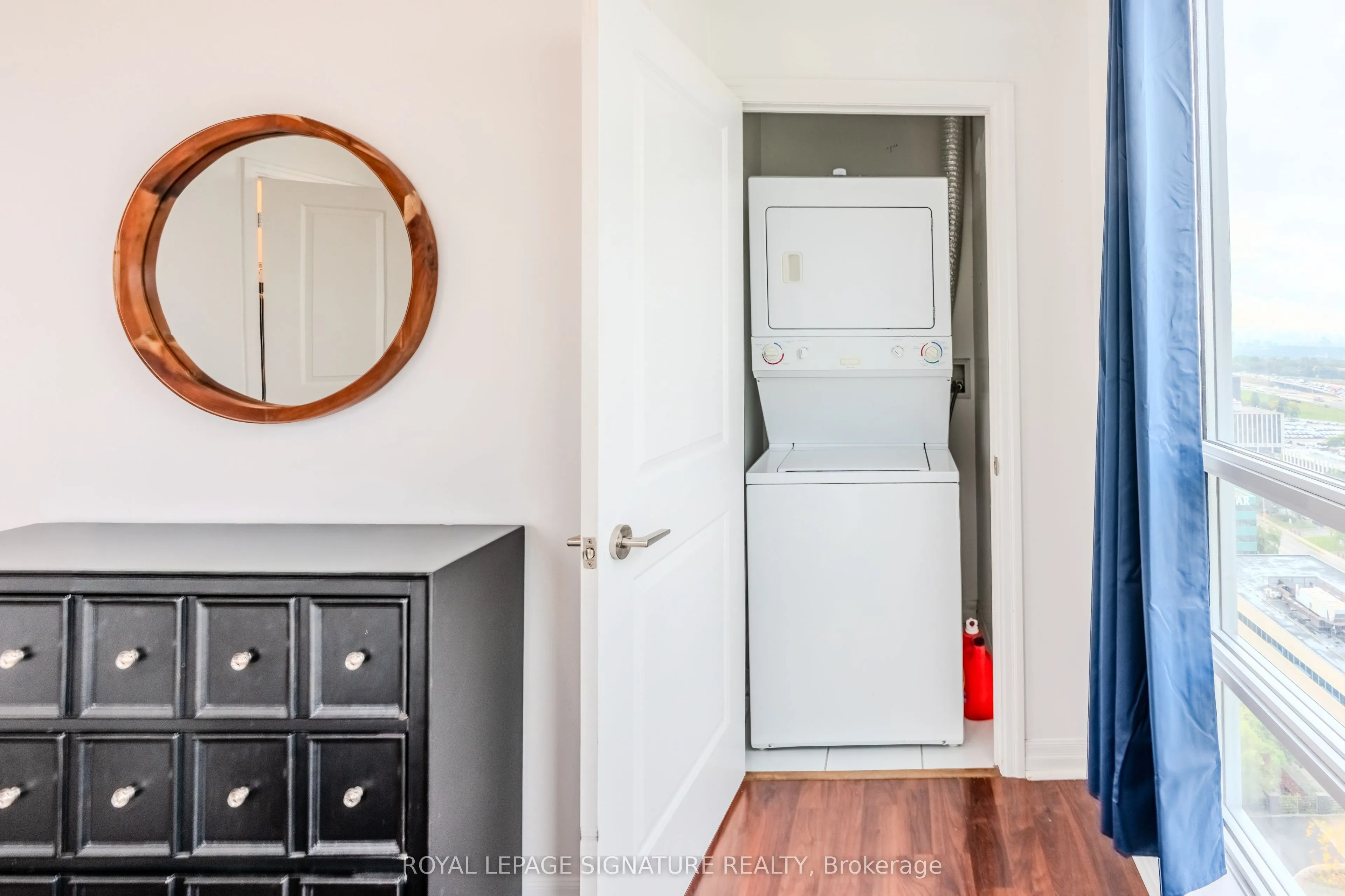 30 Herons Hill Way, #1901