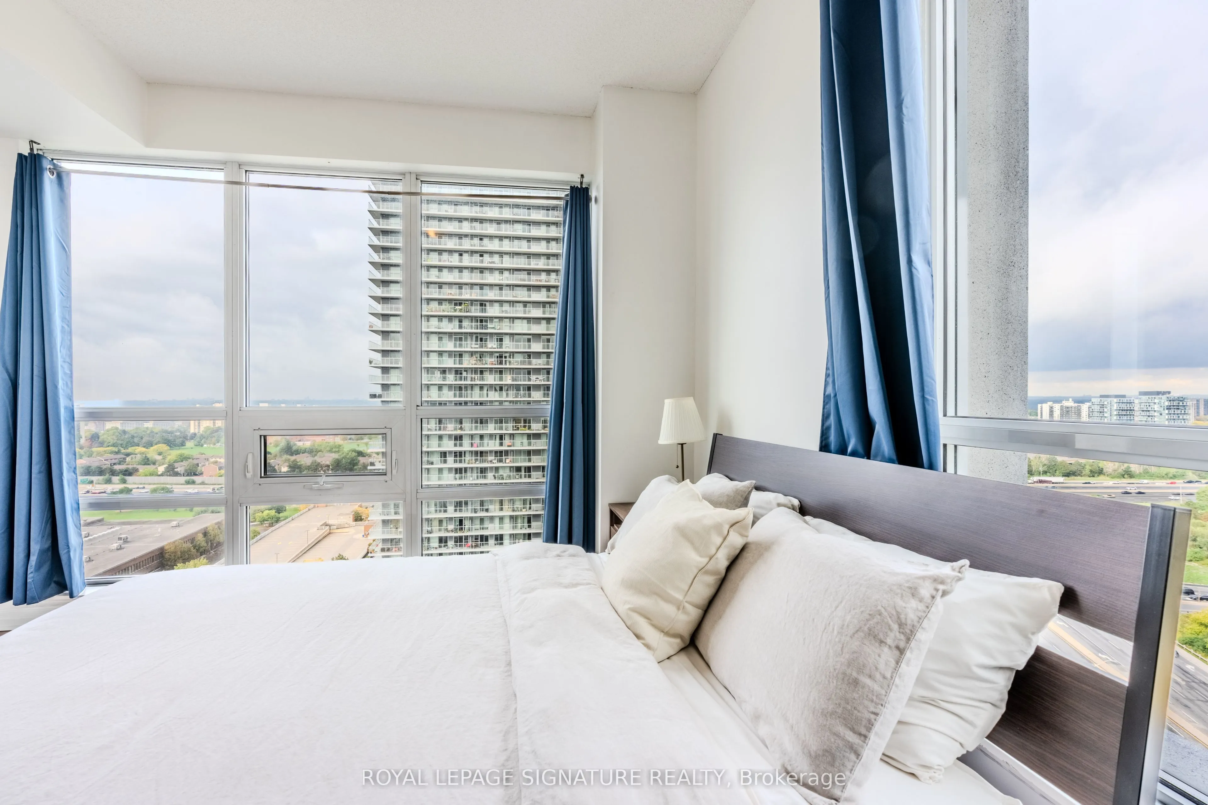 30 Herons Hill Way, #1901