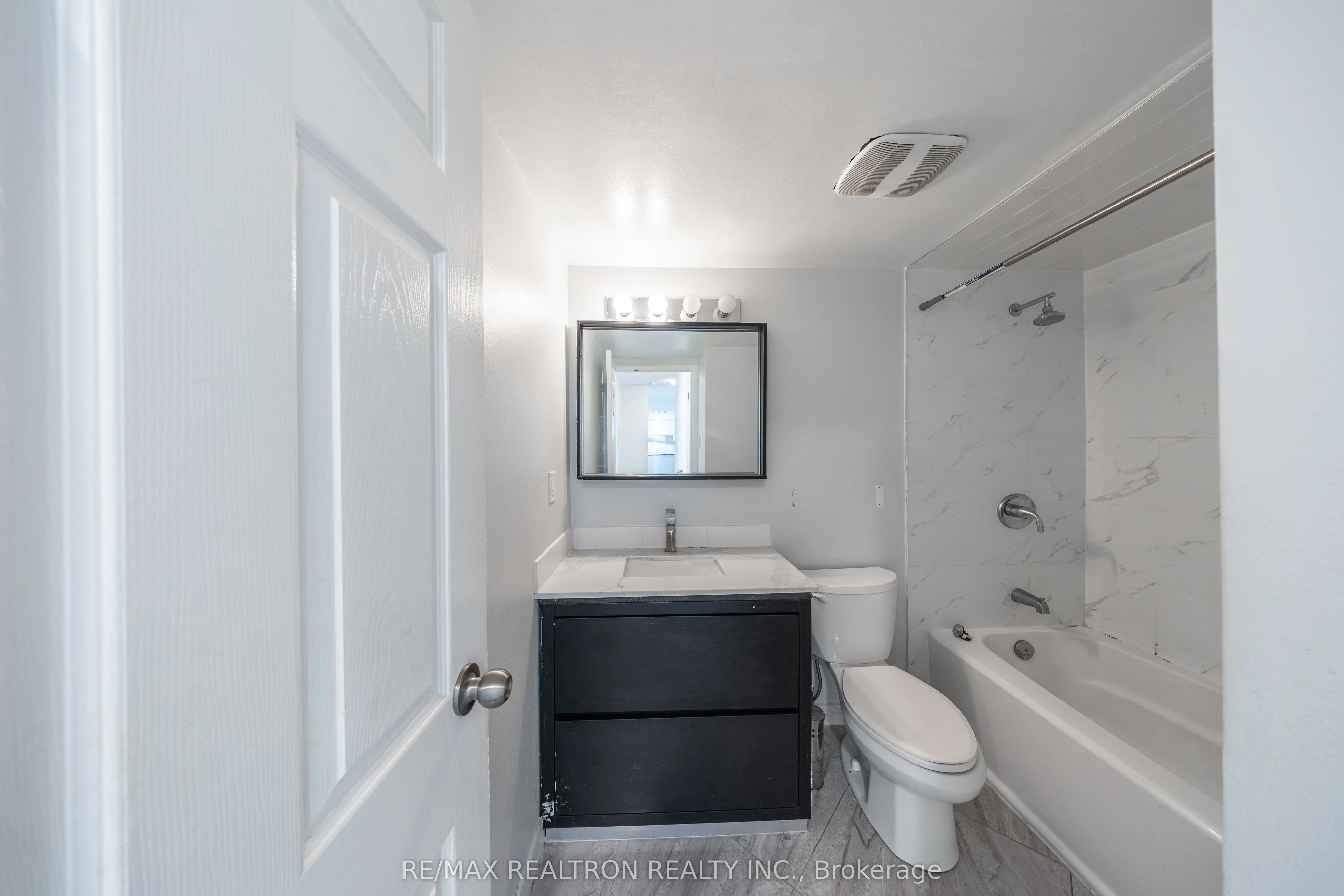 1360 York Mills Road, #209