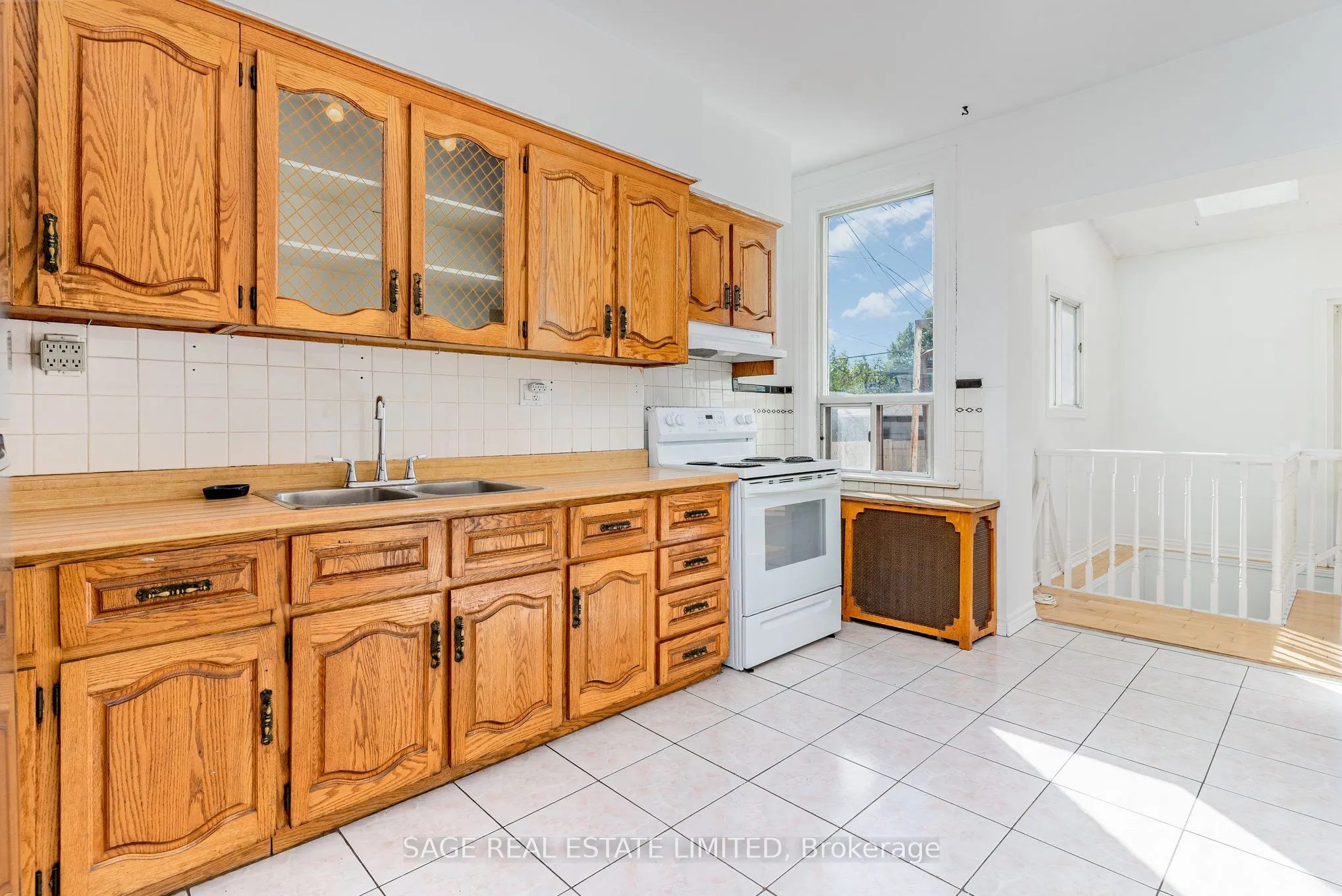 604 Ossington Avenue, #Main