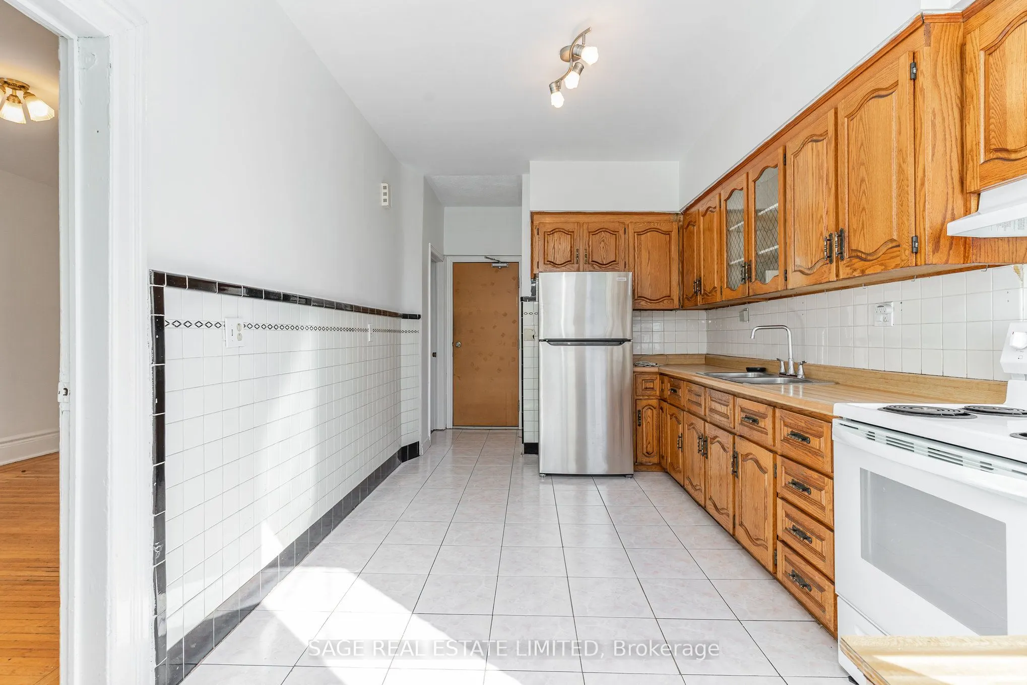 604 Ossington Avenue, #Main