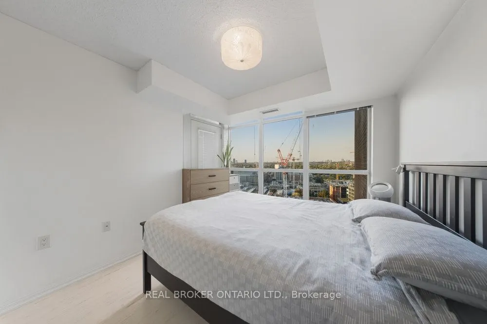 125 Western Battery Road, #2001