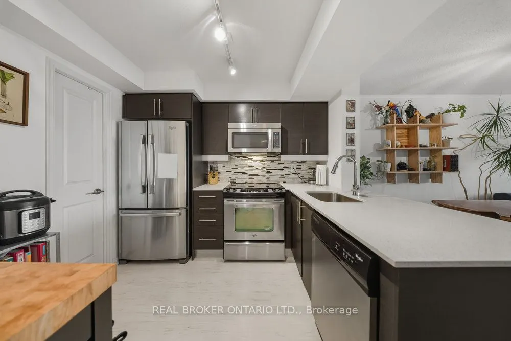 125 Western Battery Road, #2001