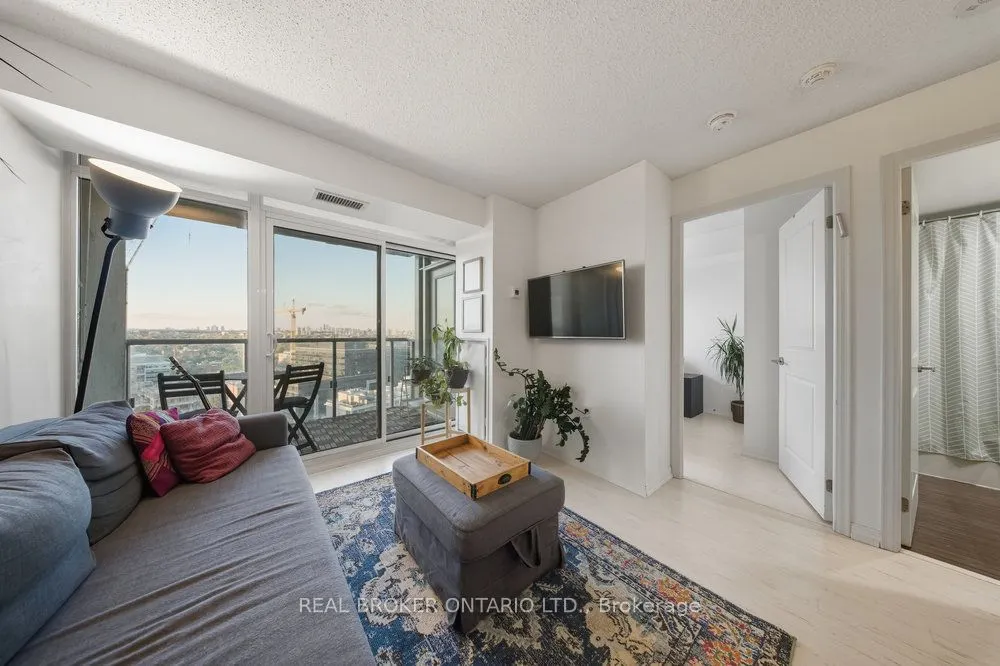125 Western Battery Road, #2001