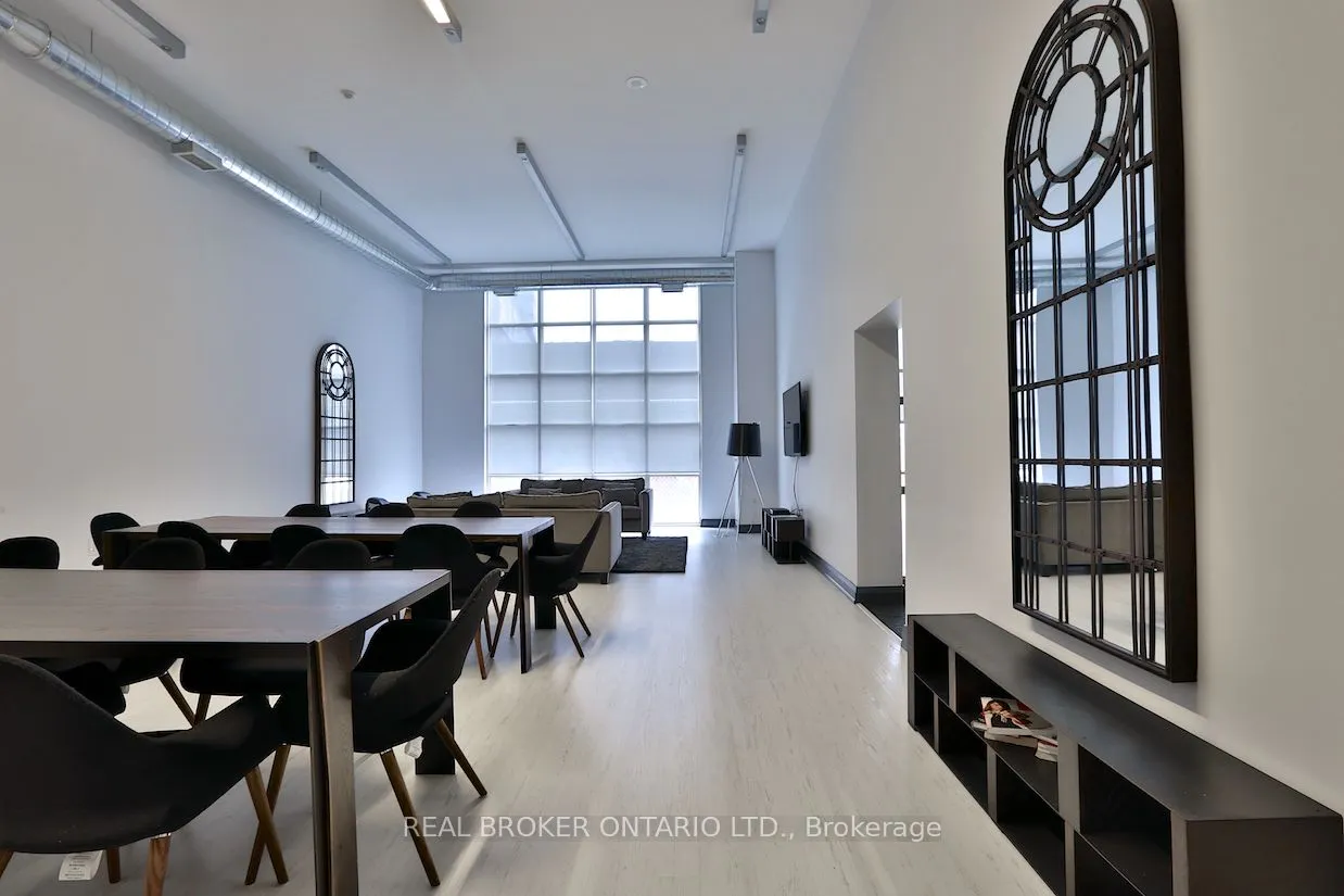 125 Western Battery Road, #2001